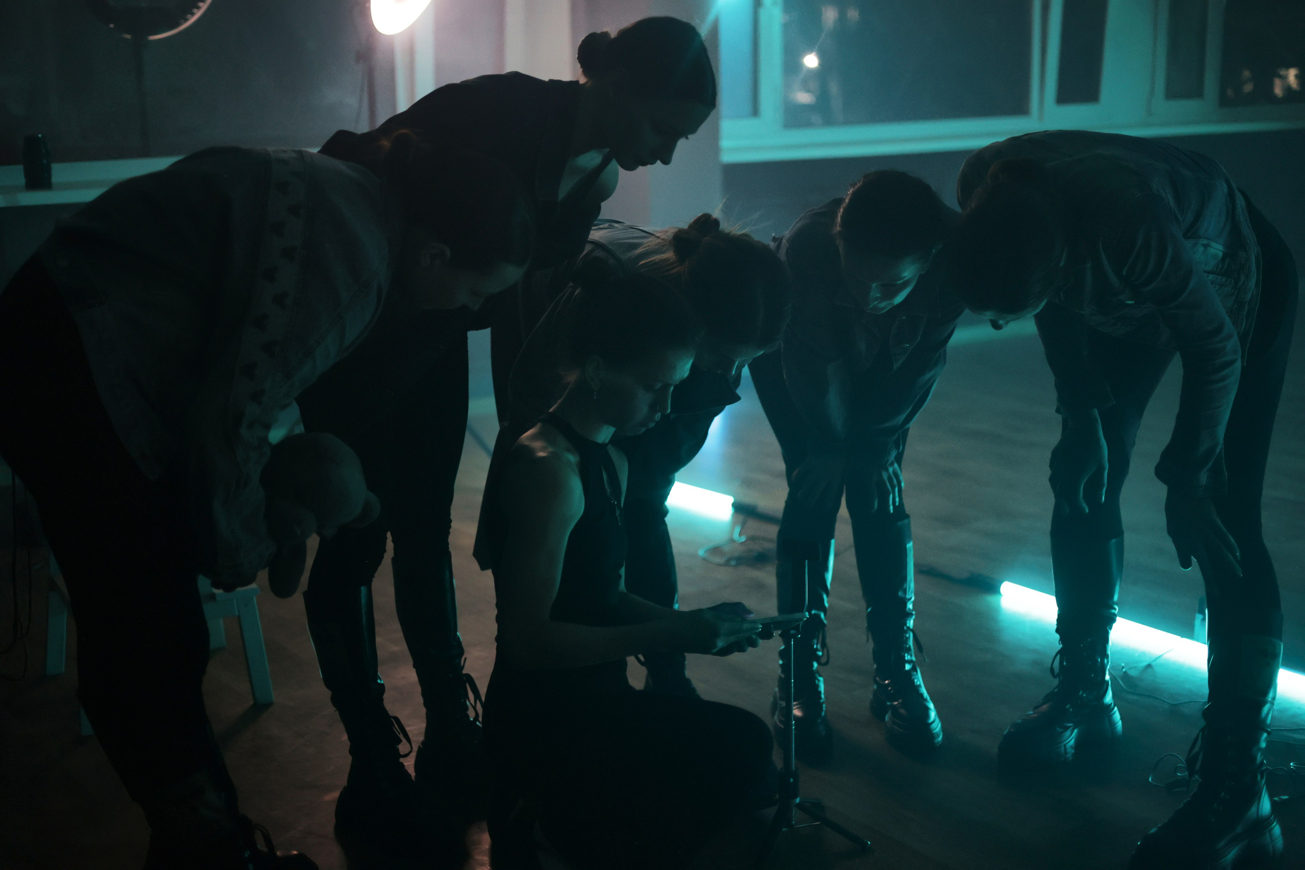 Contemporary dance, senior group, backstage. Фотограф Антонина Гудкова