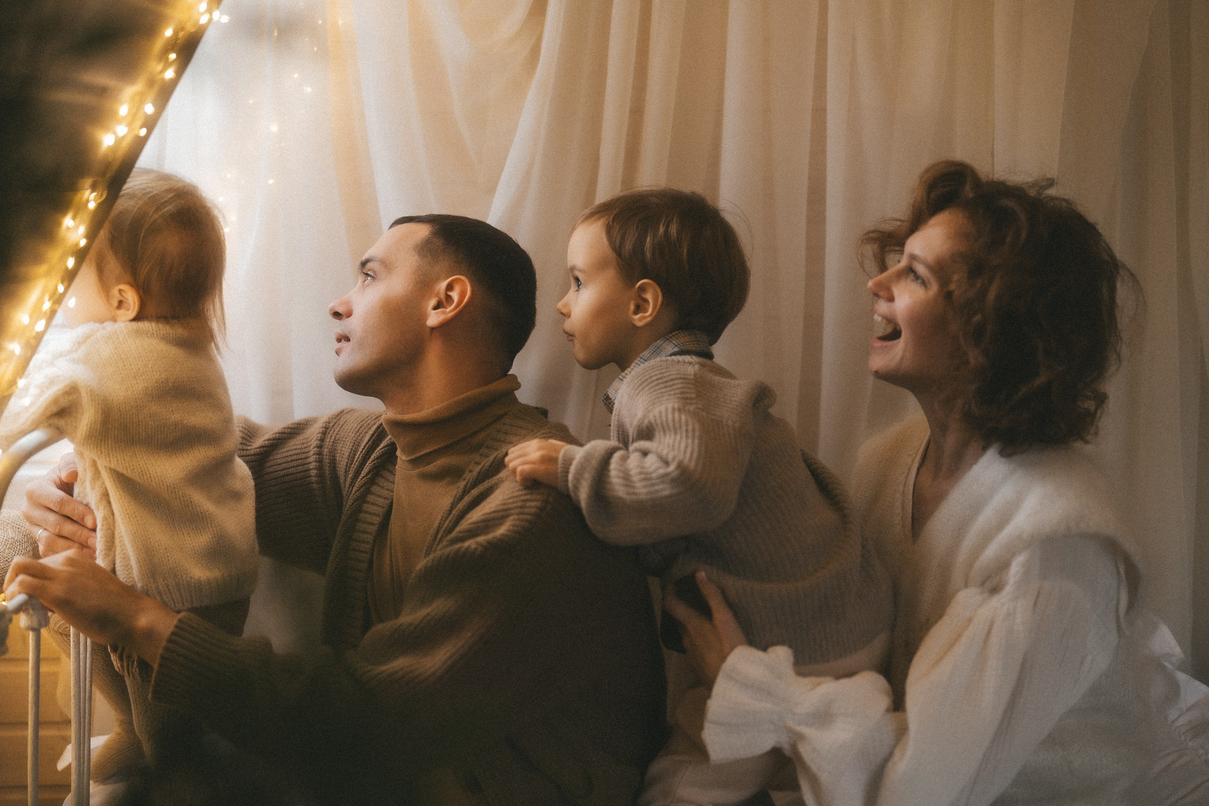 Новогодняя, семейная фотосессия в доме Элли г. Пушкино. Семейный и детский фотограф в Сергиев Посаде, Хотьково Якимчук Любовь