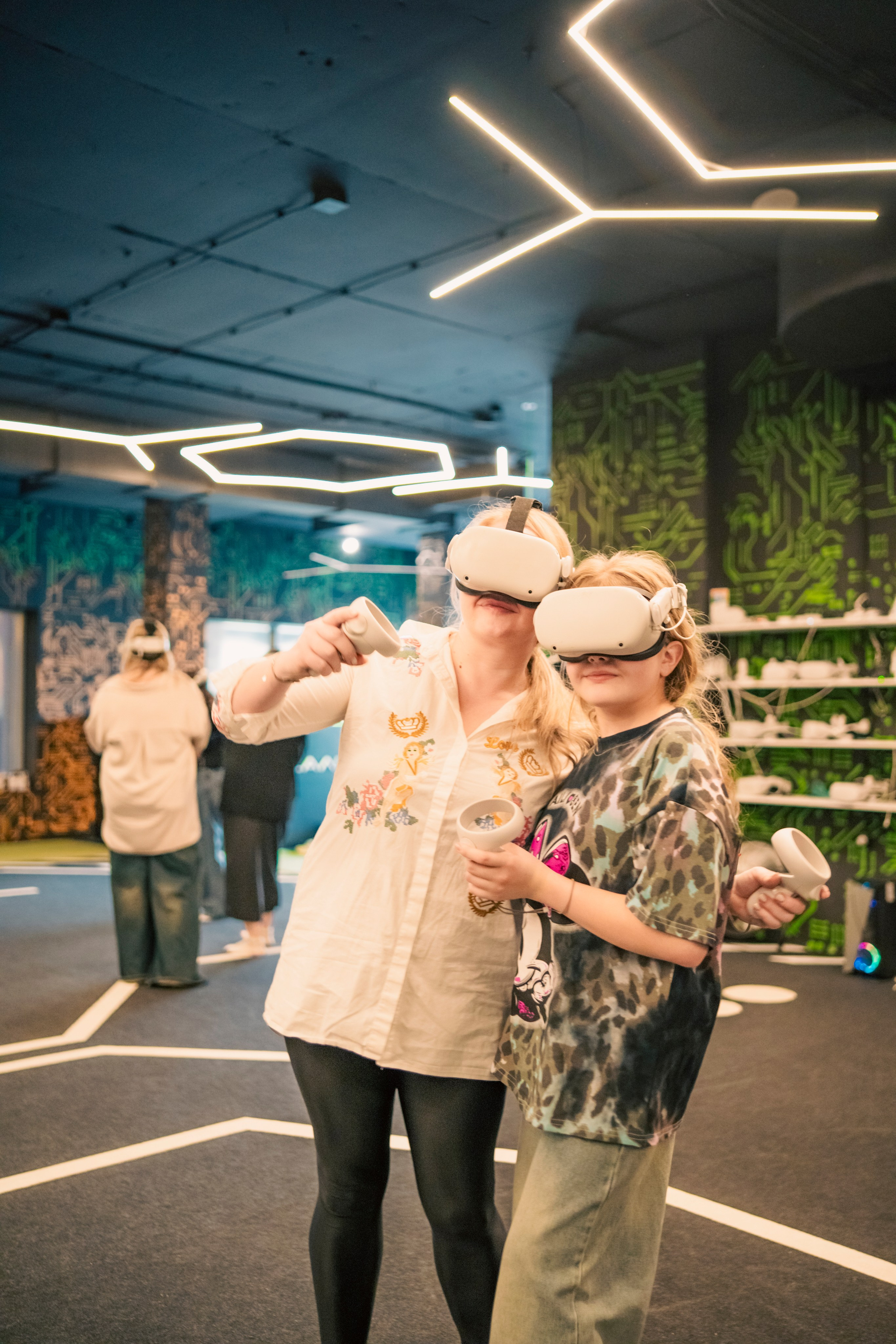 VR April-May. Felixtones