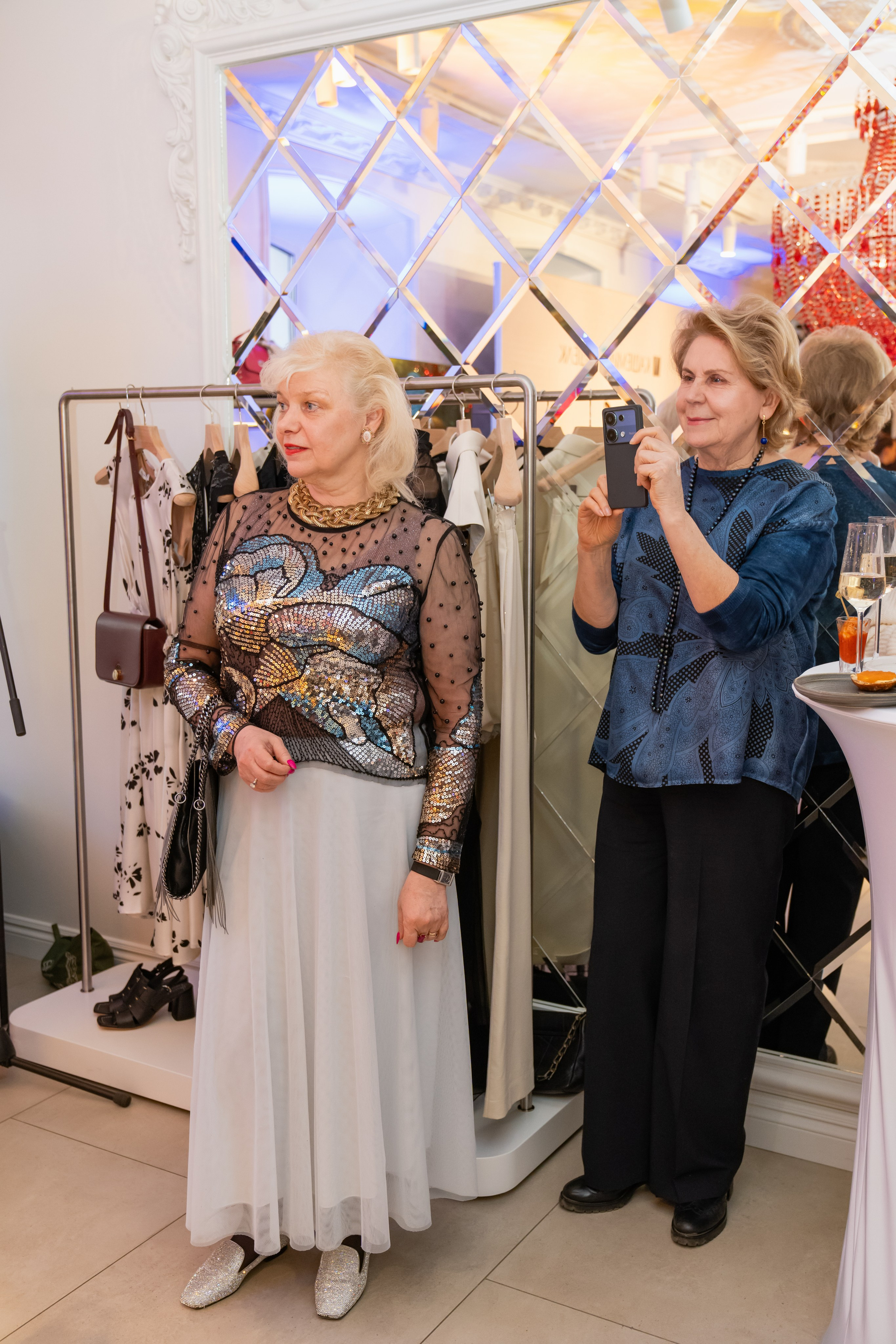 Модельный показ. Занимаюсь профессиональной фотографией и живу рядом с Байкалом. Работаю в разных жанрах