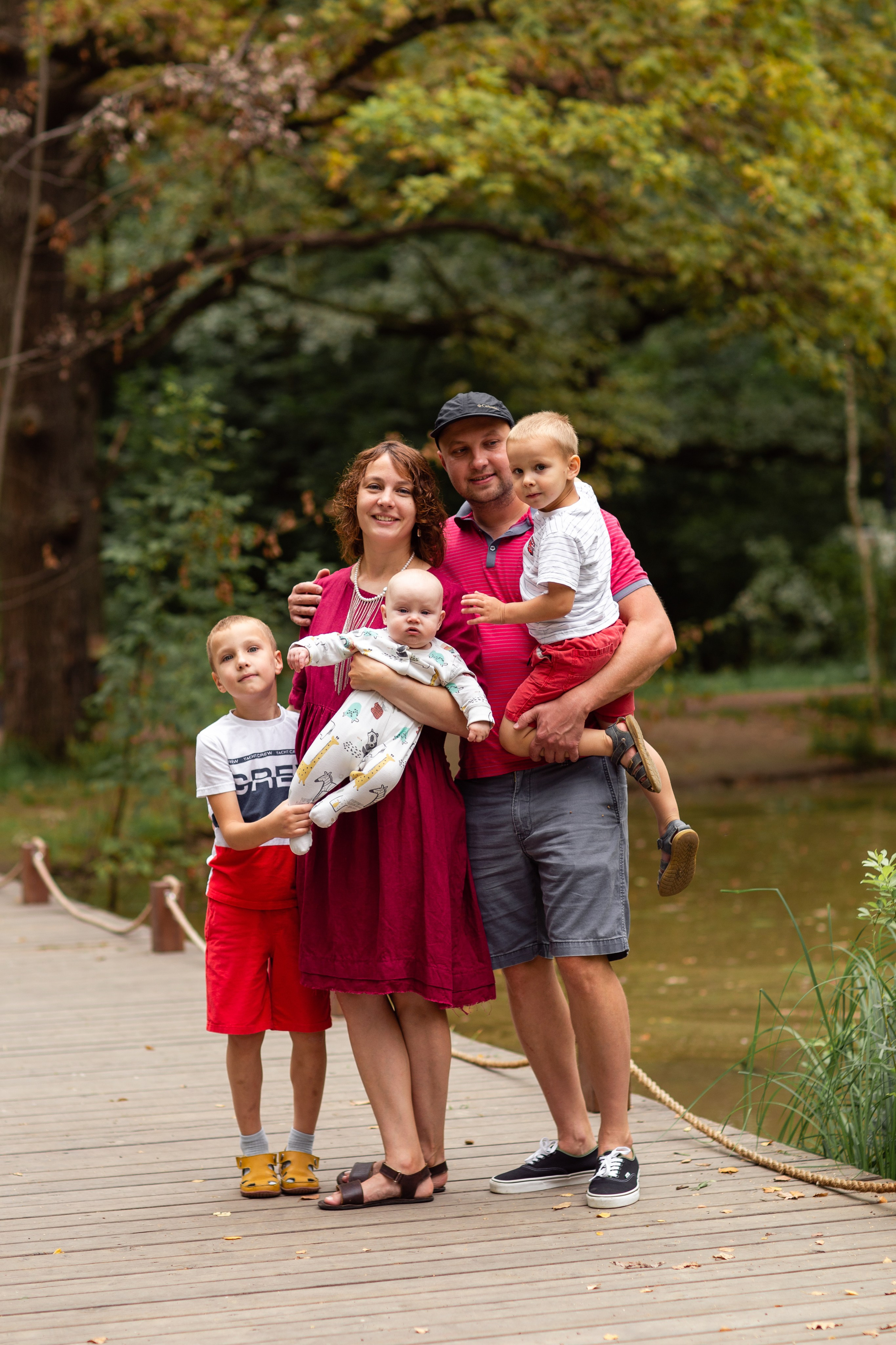 Семейная прогулка в парке. Семейный фотограф Фрязино Зрячева Кристина