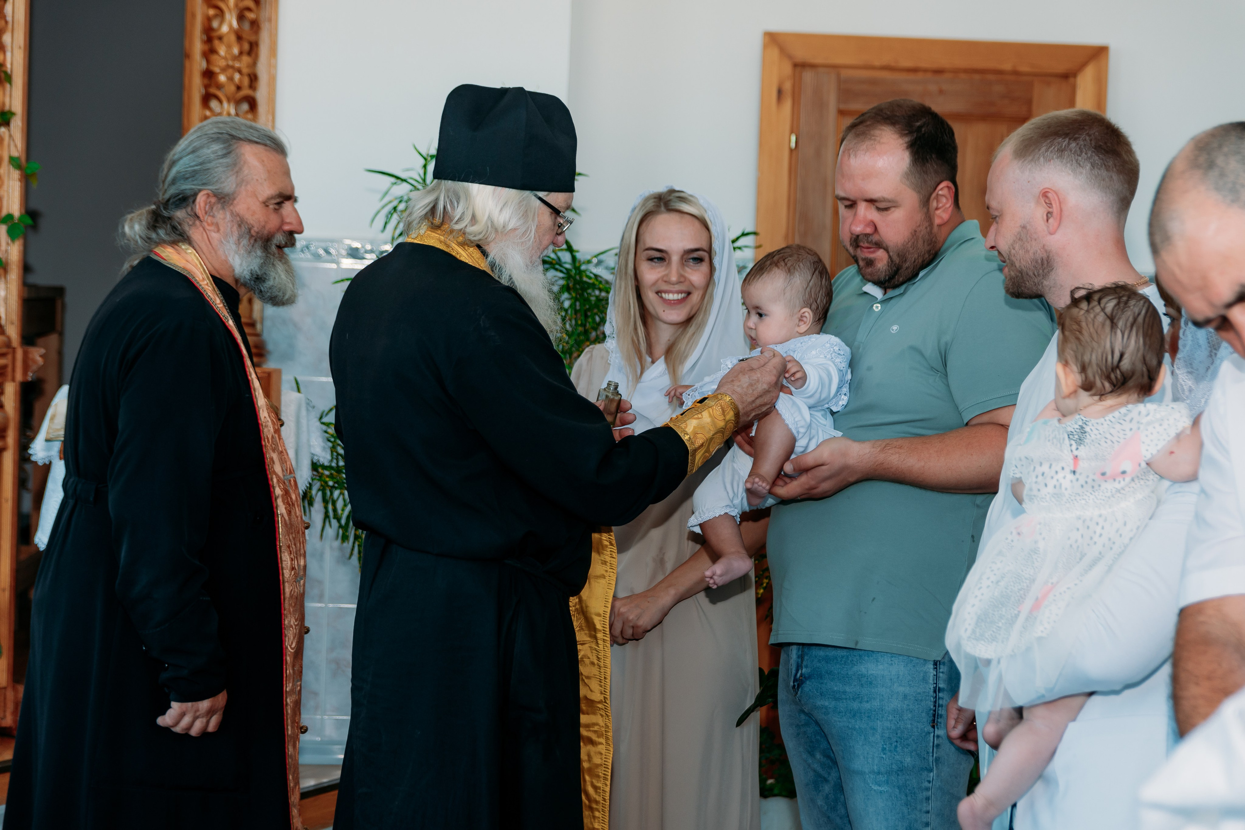 Таинство крещения. Фотограф Алёна Царькова. Киселевск