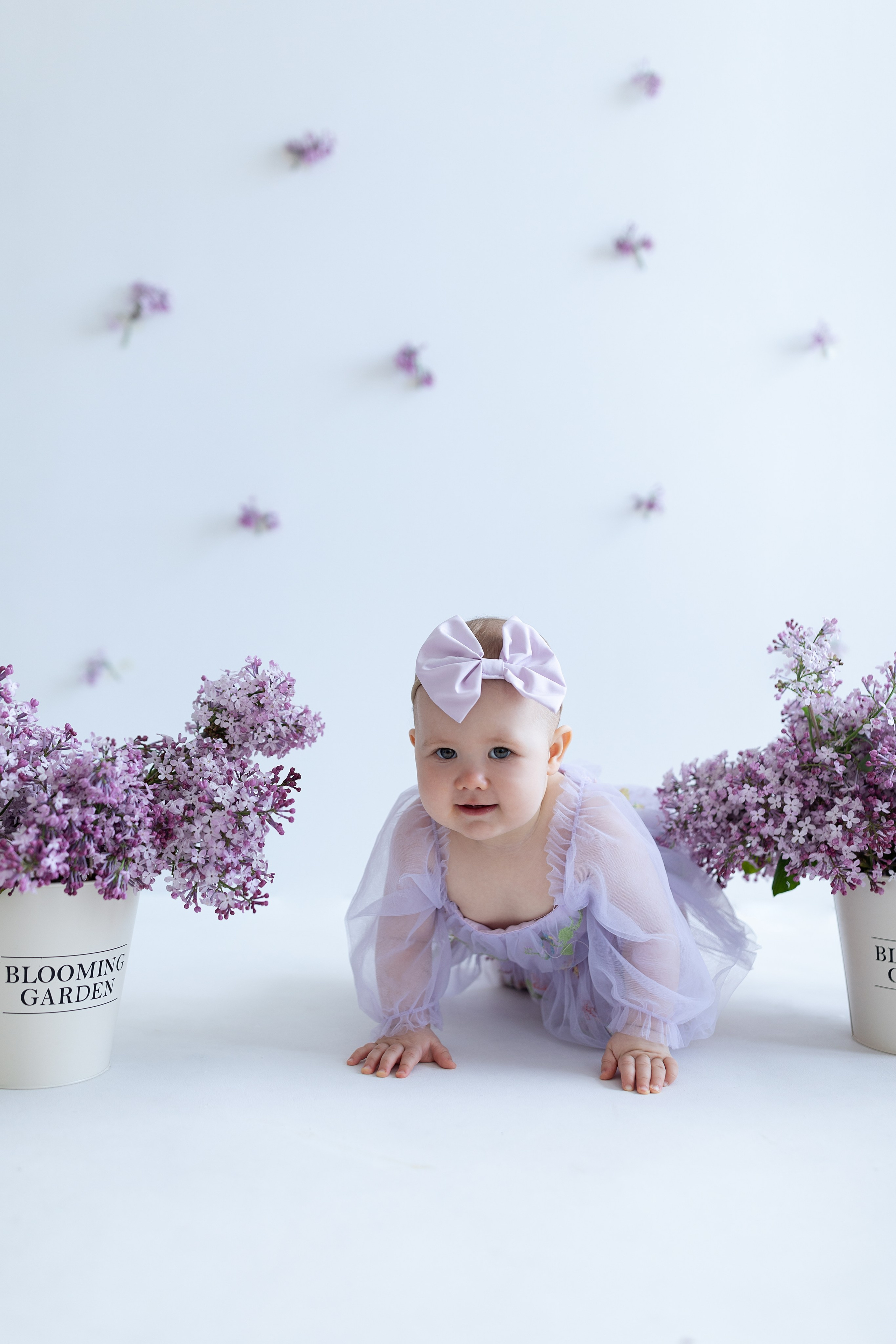 Алиса и сирень. Фотограф на годик Хабаровск Детский и семейный фотограф в Хабаровске Юлия Матвиенко