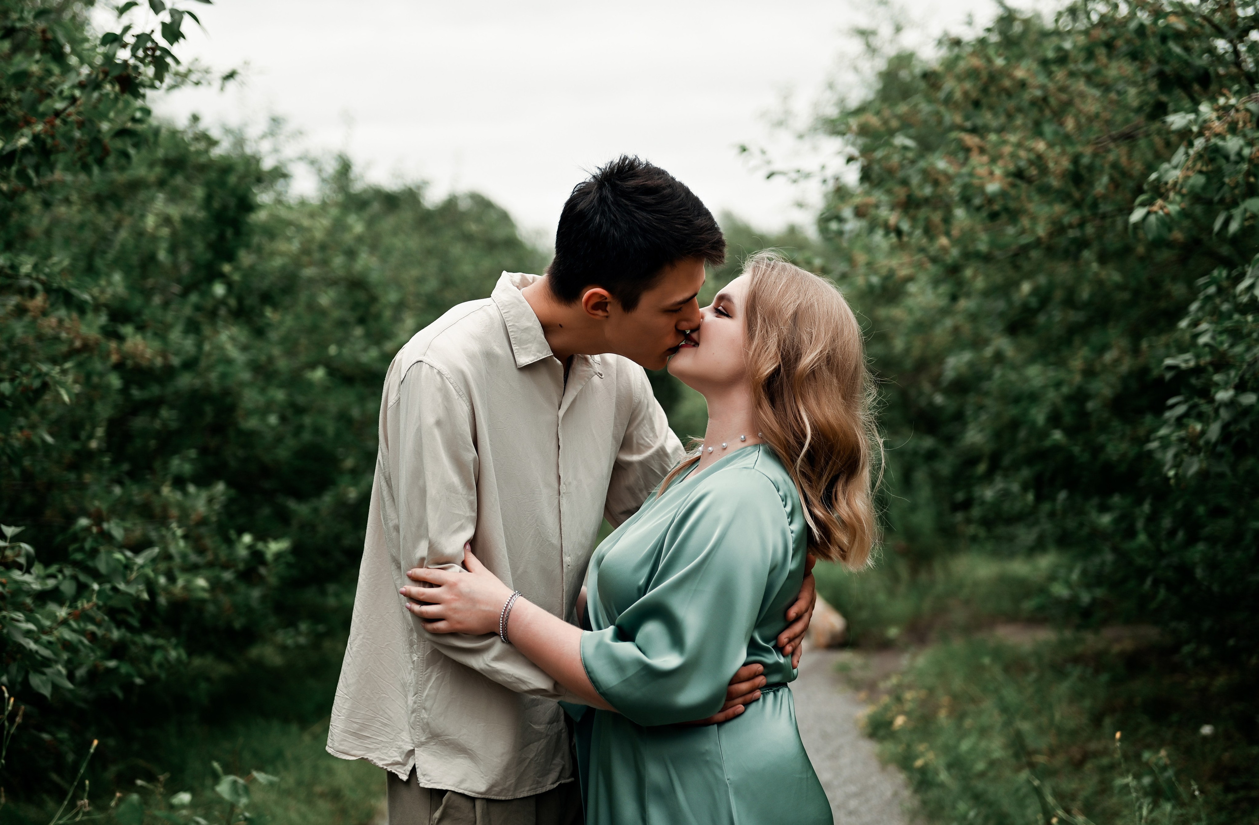 Love story прогулка вместе с песиком))). Свадебный, семейный, детский, контент фотограф в Омске Максим Ильин