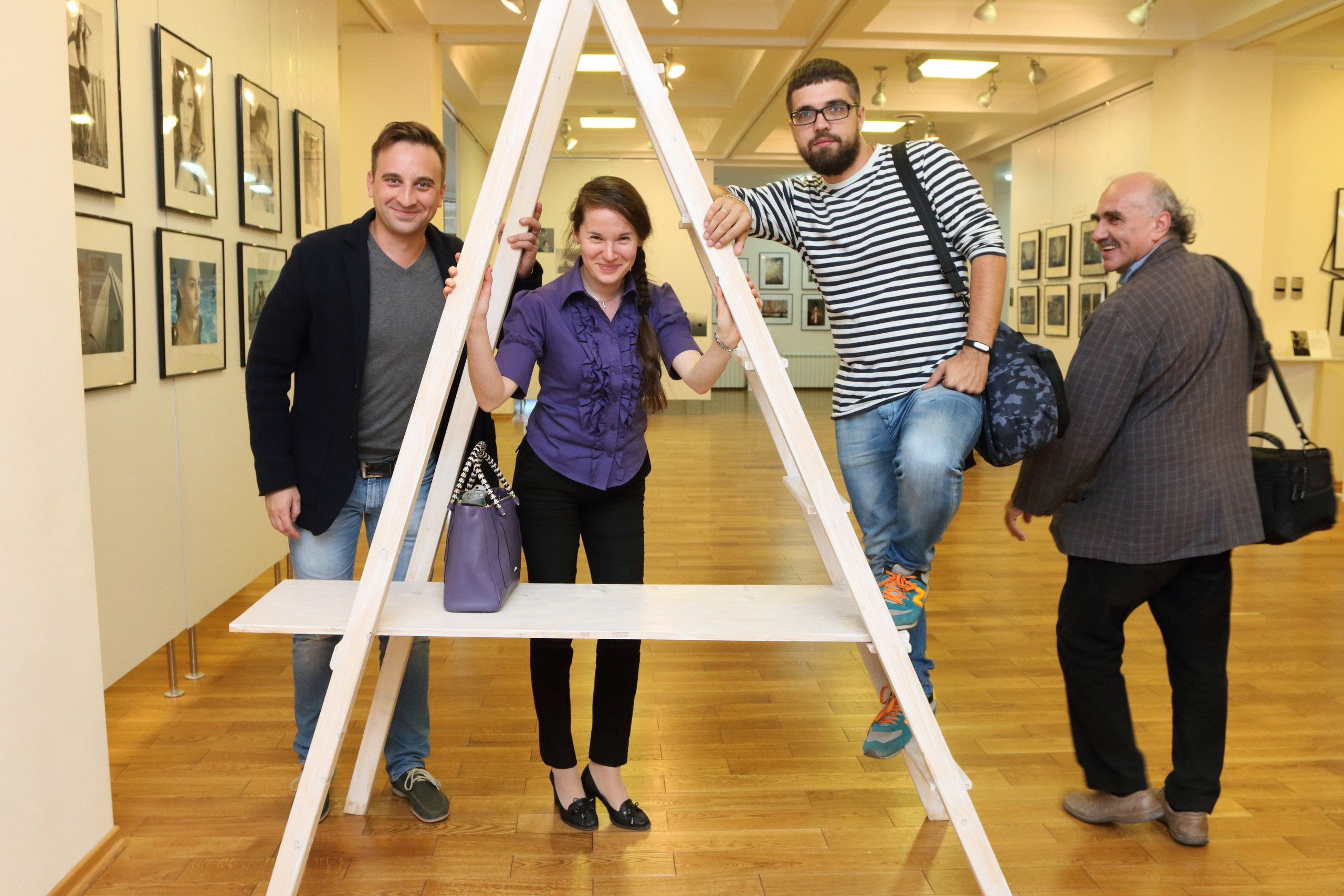 01.10.2015 Фотовыставка «24 вселенные». Фотообъединение Самарского областного отделения Союза журналистов России