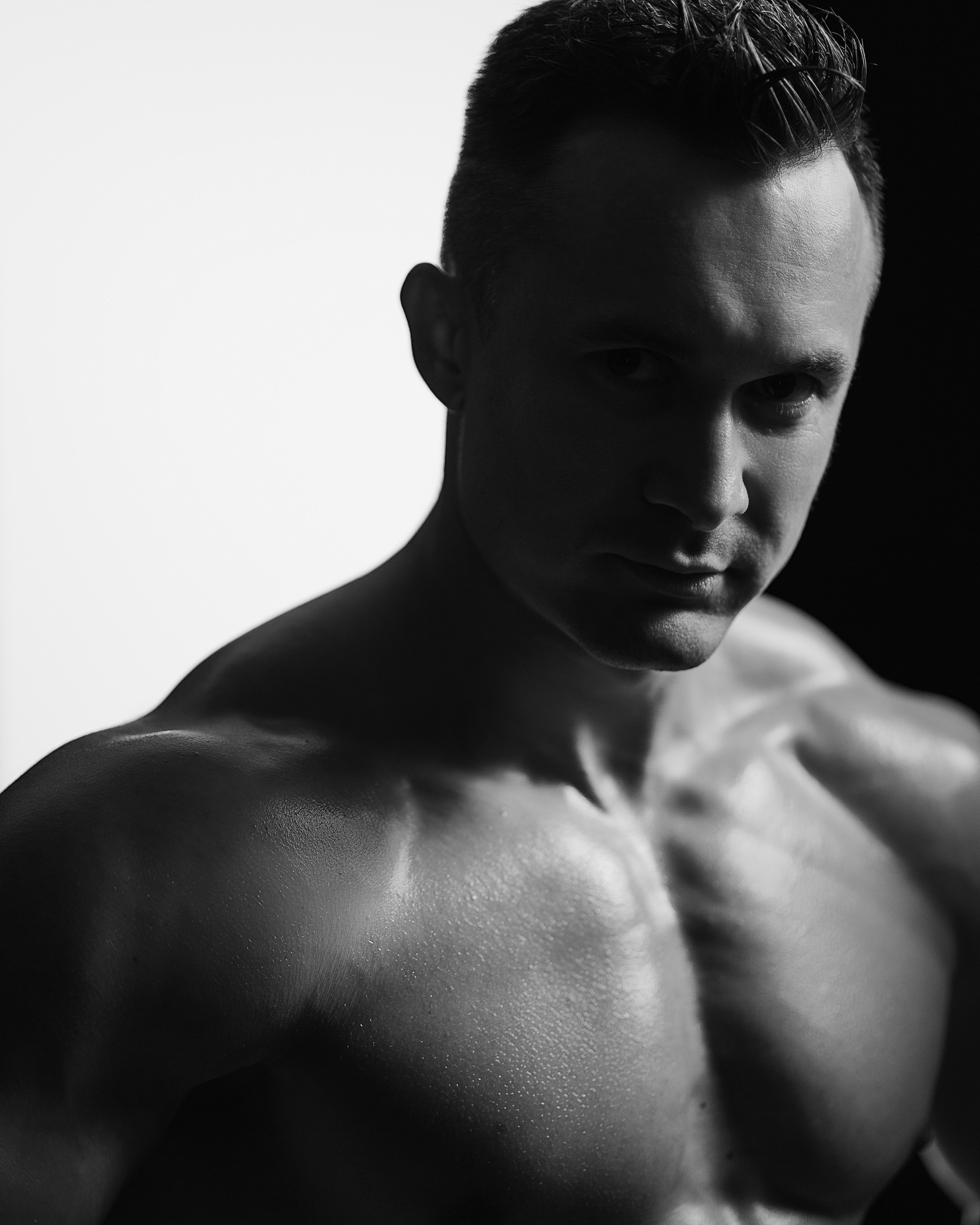 Суровый мужской черно-белый портрет, Каменск-Уральский