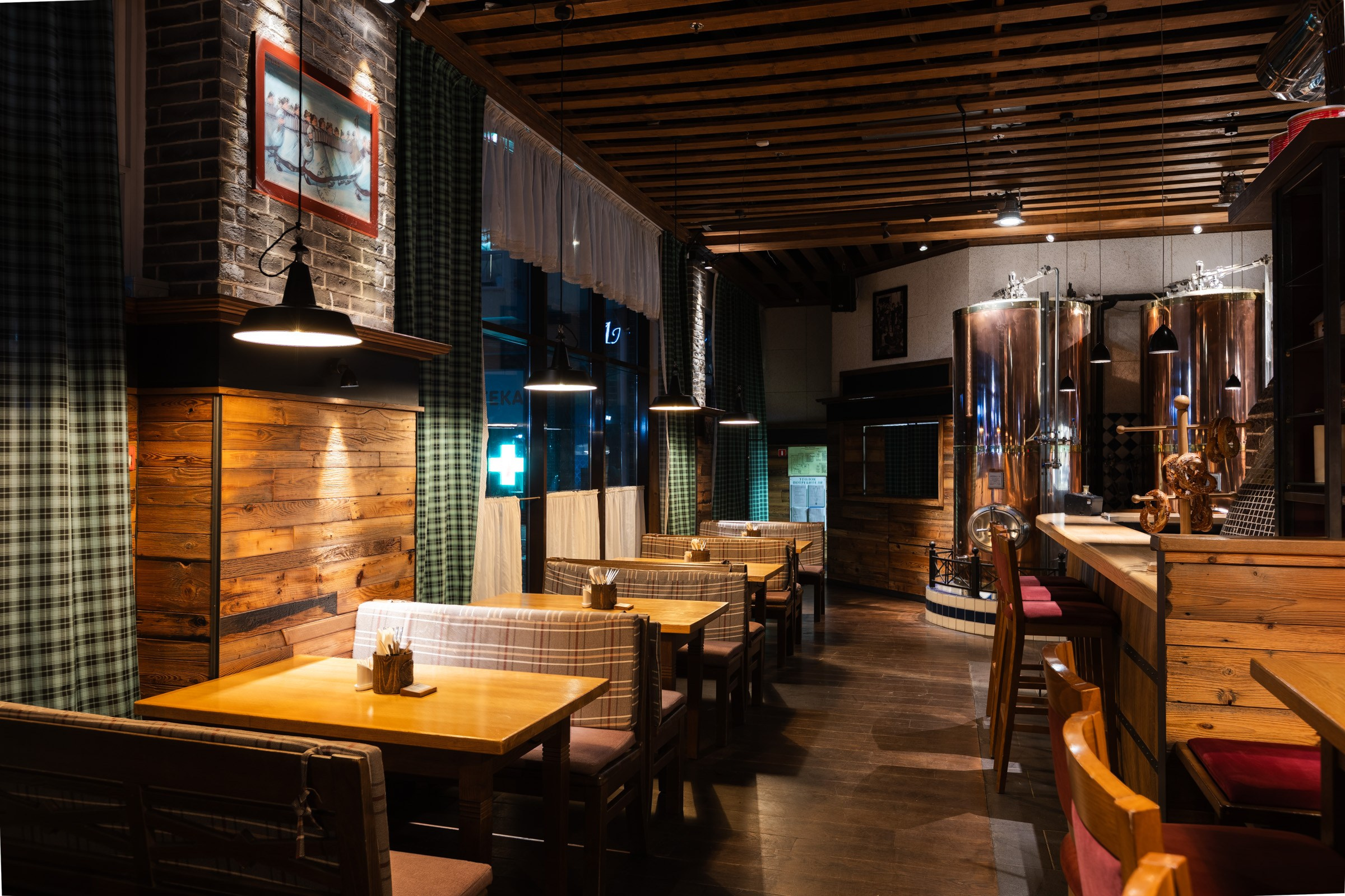 Съемка ресторана PAULANER в городе Краснодар. Архитектурный и интерьерный фотограф в Краснодаре | Дмитрий Демской