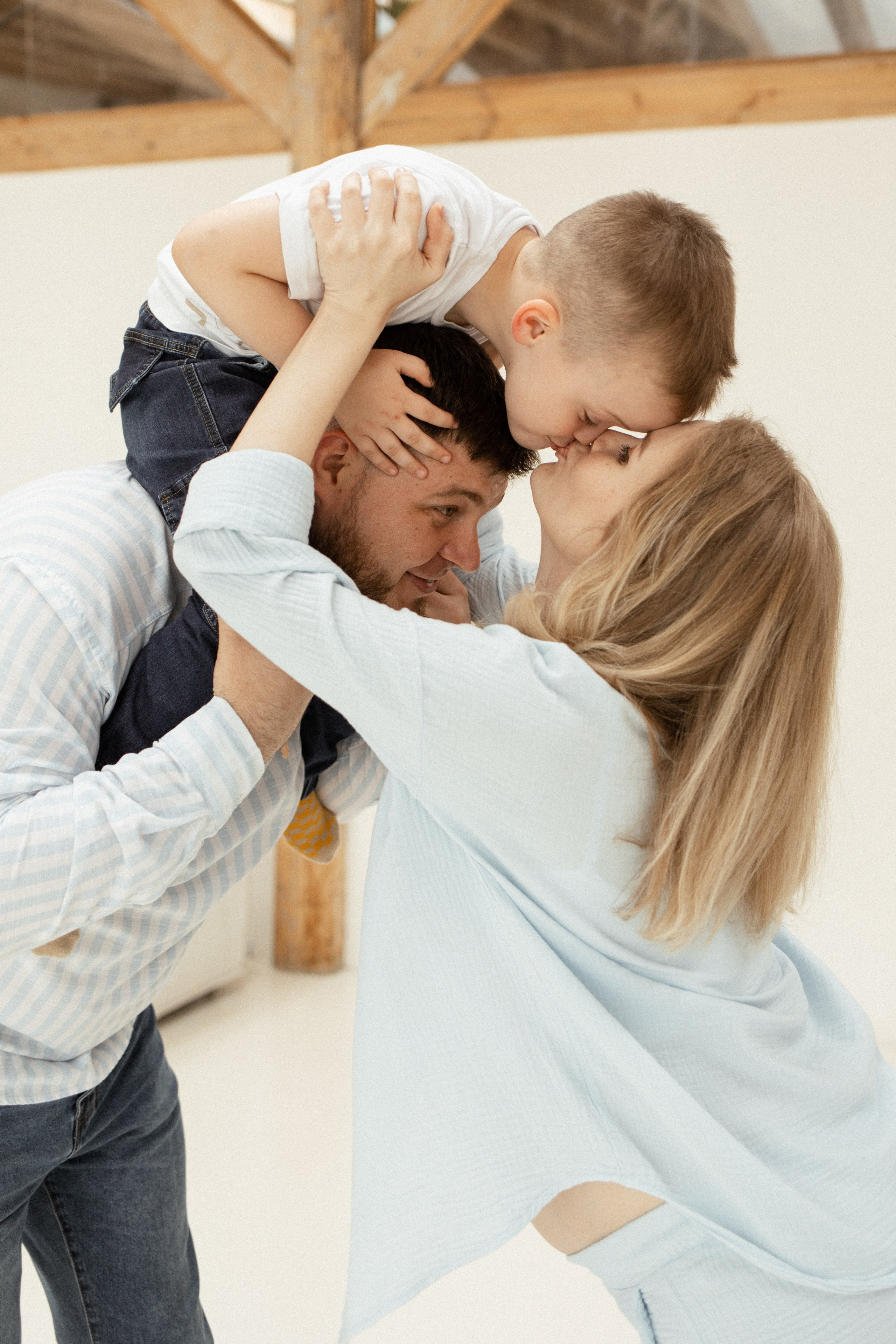 Павел, Костик и Екатерина с животиком. Семейный фотограф Челябинск