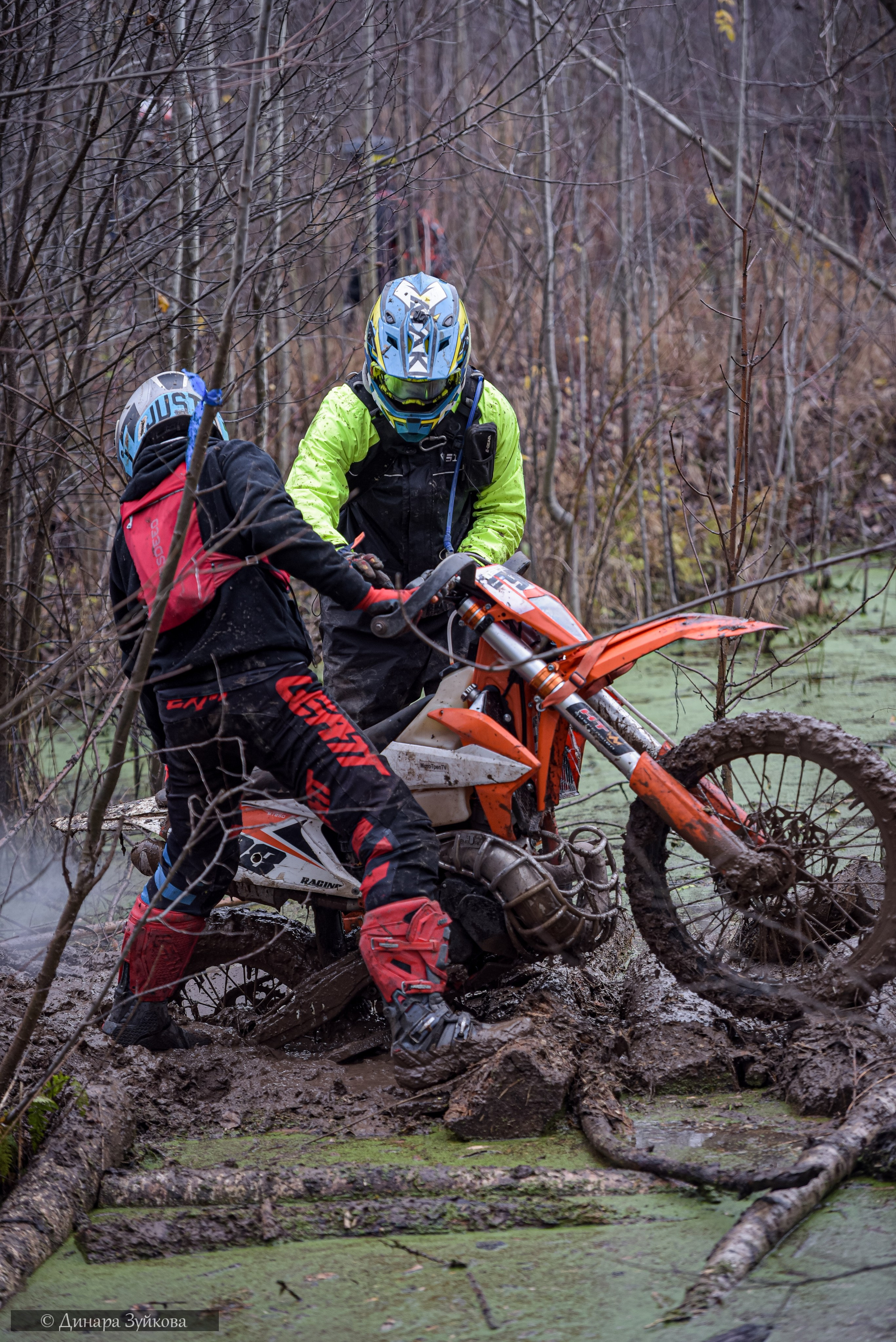 На местности. V этап. Мотофотограф в Нижнем Новгороде Динара Зуйкова