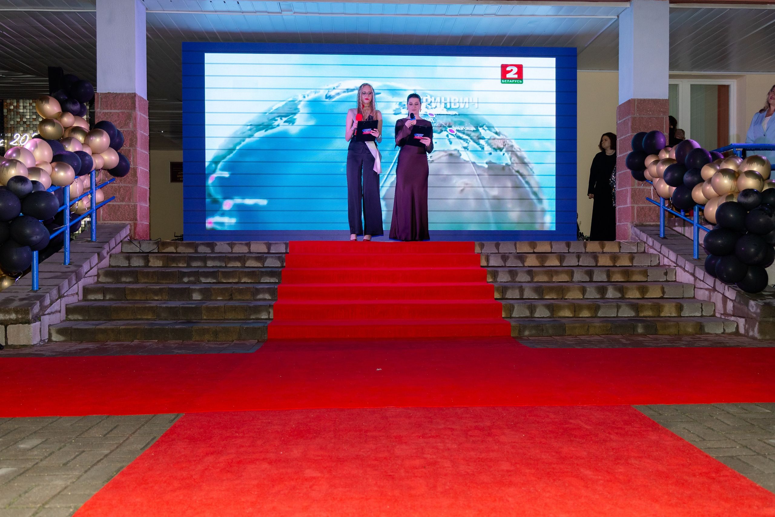 Школьный выпускной 2025 год в Минске, Беларуси. Свадебный фотограф в Минске/Беларуси Сергей Спиридонов