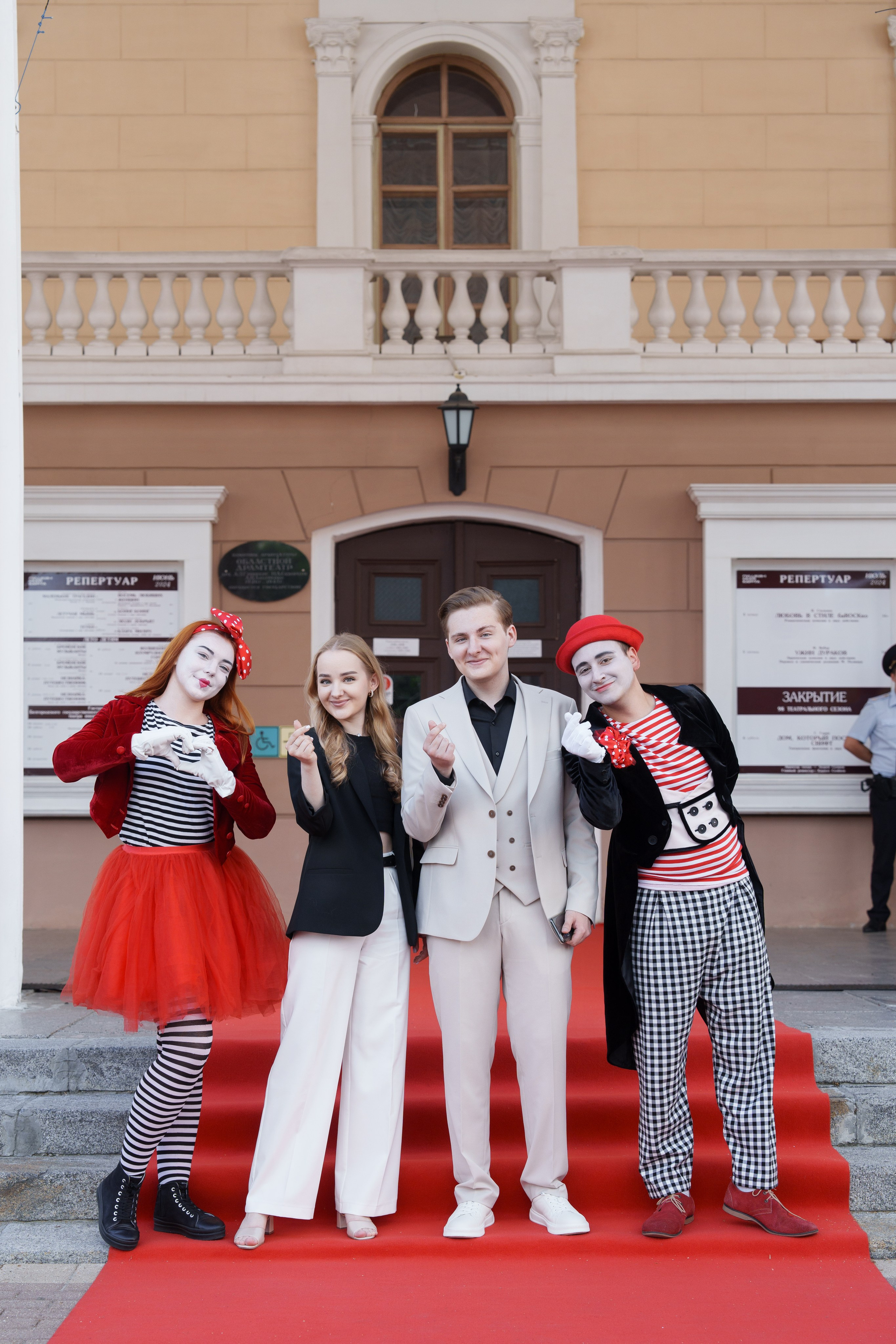 Выпускной Гимназия 7. Свадебный и репортажный фотограф Элина Козырьянова