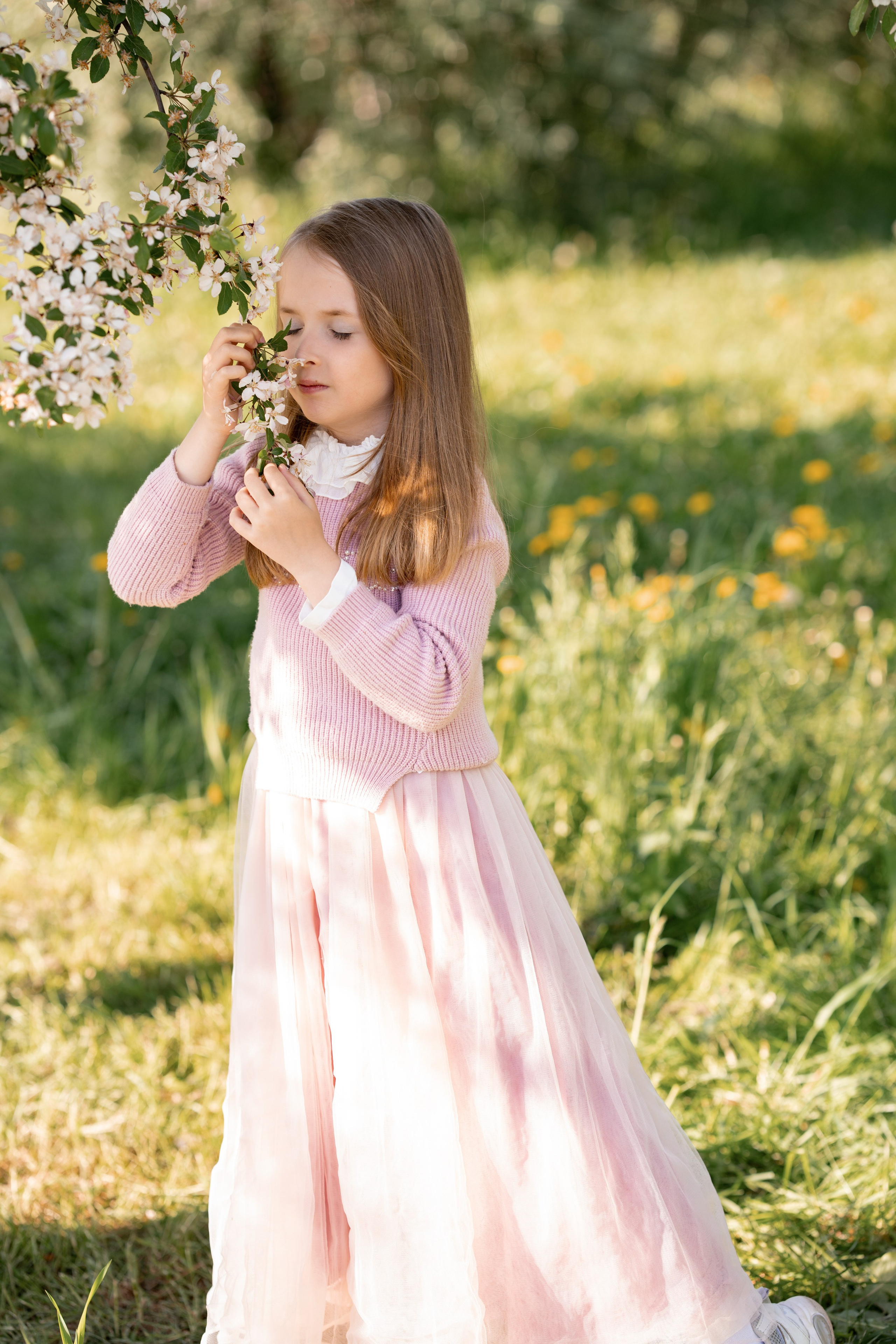 Ксюшенька в яблоневом саду. Семейный и портретный фотограф в Санкт-Петербурге Татьяна Гримоть