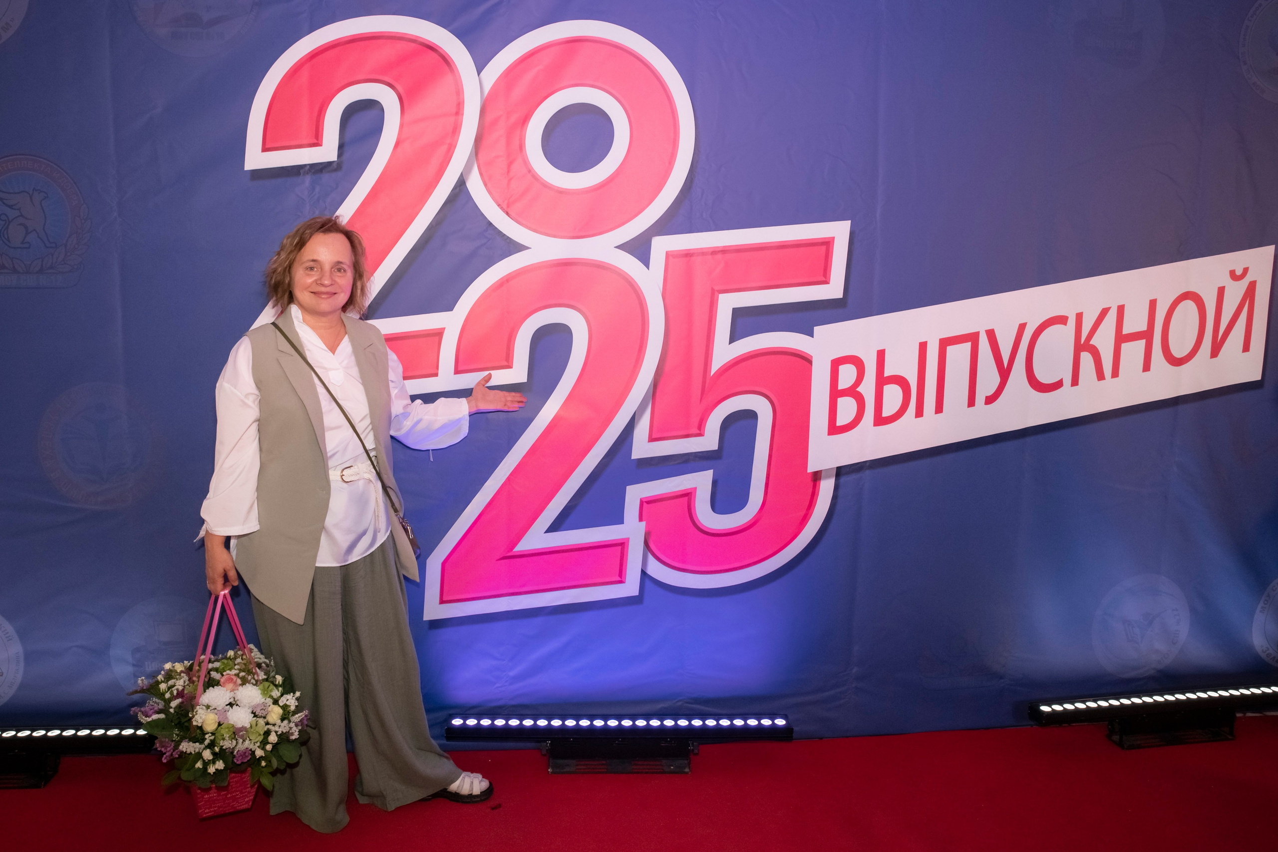 Вручение аттестатов 9В школа № 18 ДК «Октябрьский». Фотограф в Волгограде и Волжский Наталья Рылькова