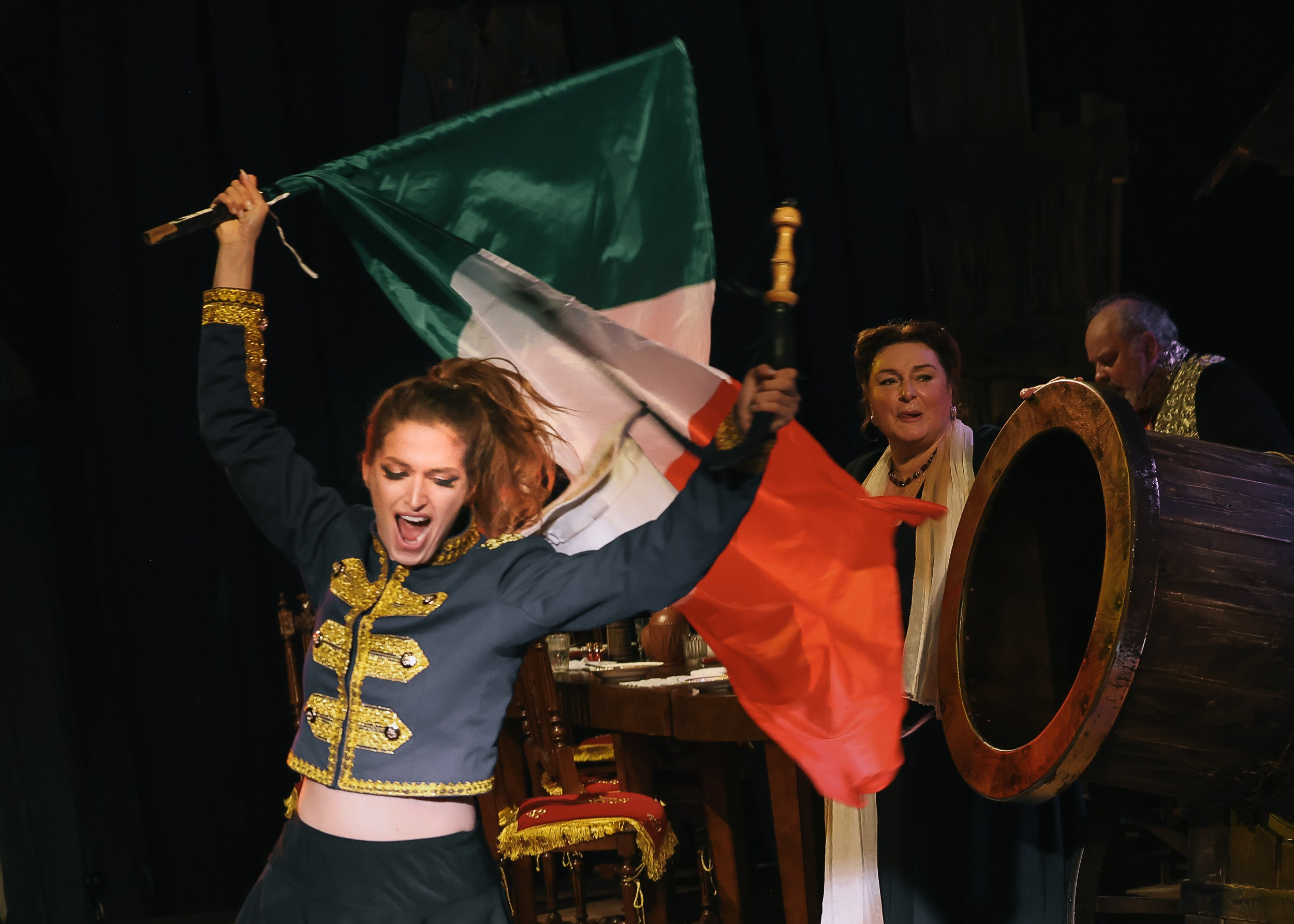 Весёлая женщина. Театр Эрмитаж. Репортажный, архитектурный, театральный и файн-арт фотограф Лена Мельникова в Москве