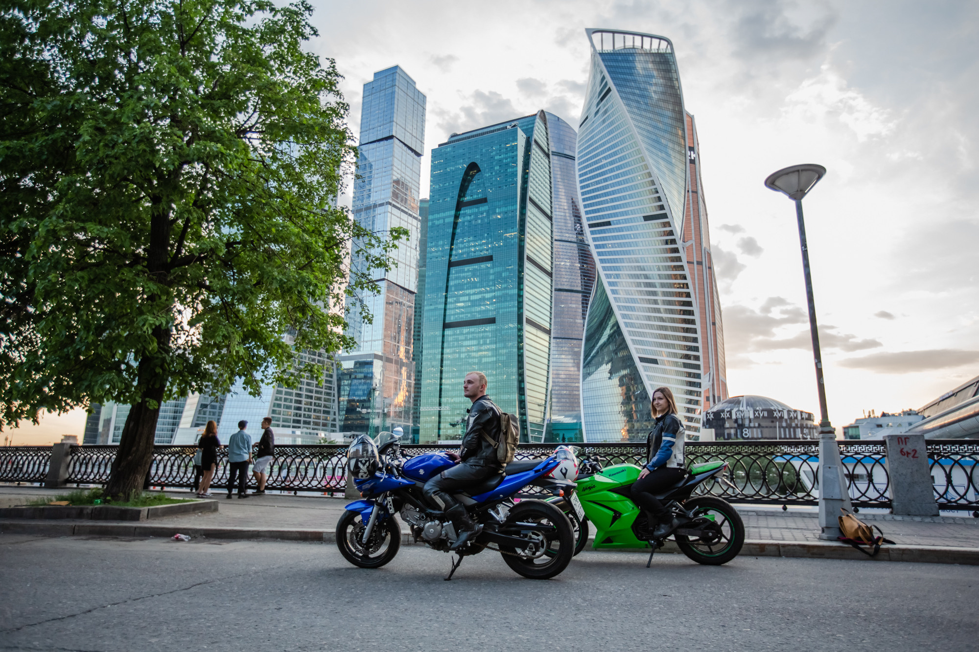 Фотосессия на байках в Москва Сити. Фотограф в Москве. Контент для блога. В портфолио и просто на память