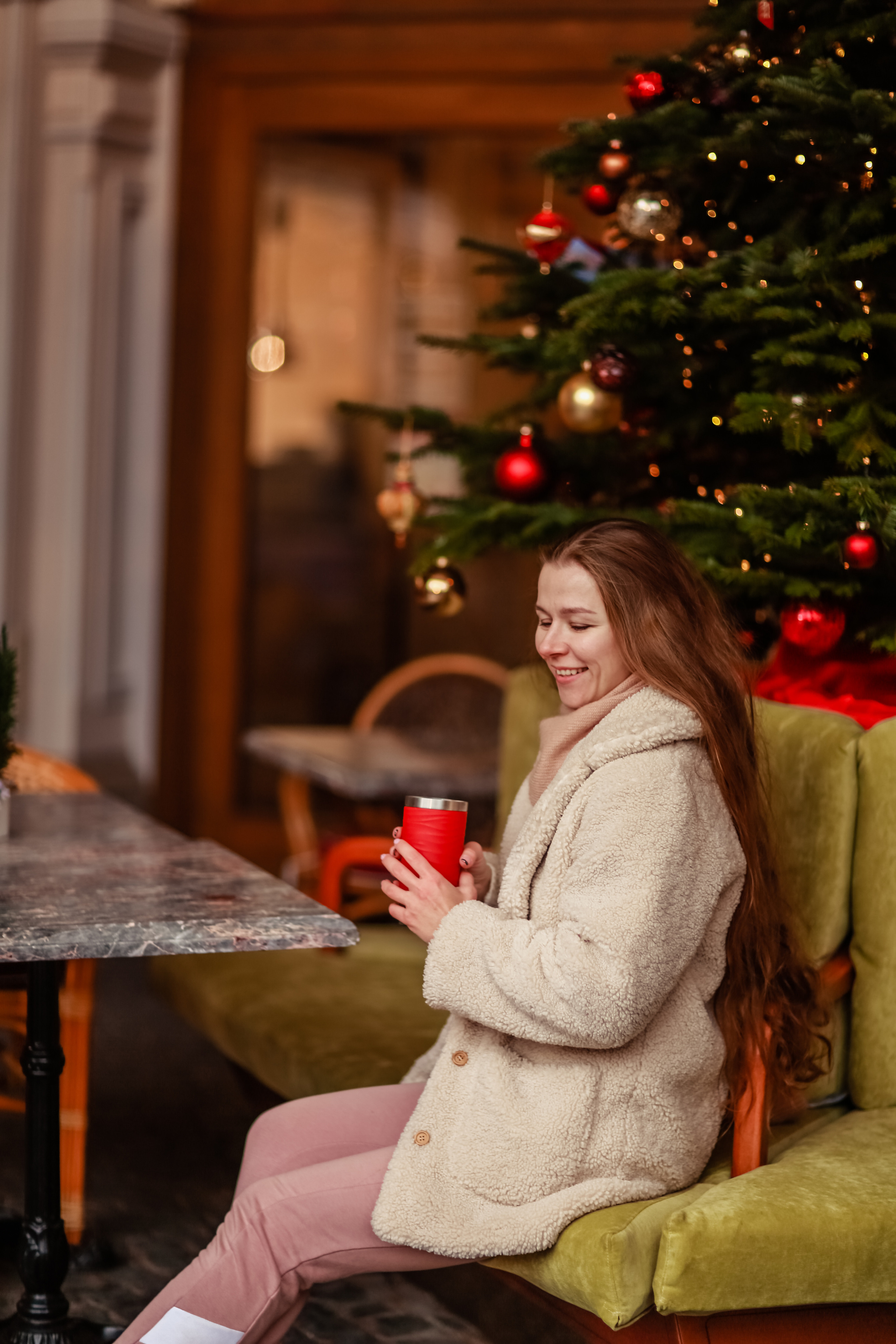 Новогодняя фотопрогулка у ГУМа с Любой. Фотограф в Москве. Контент для блога. В портфолио и просто на память