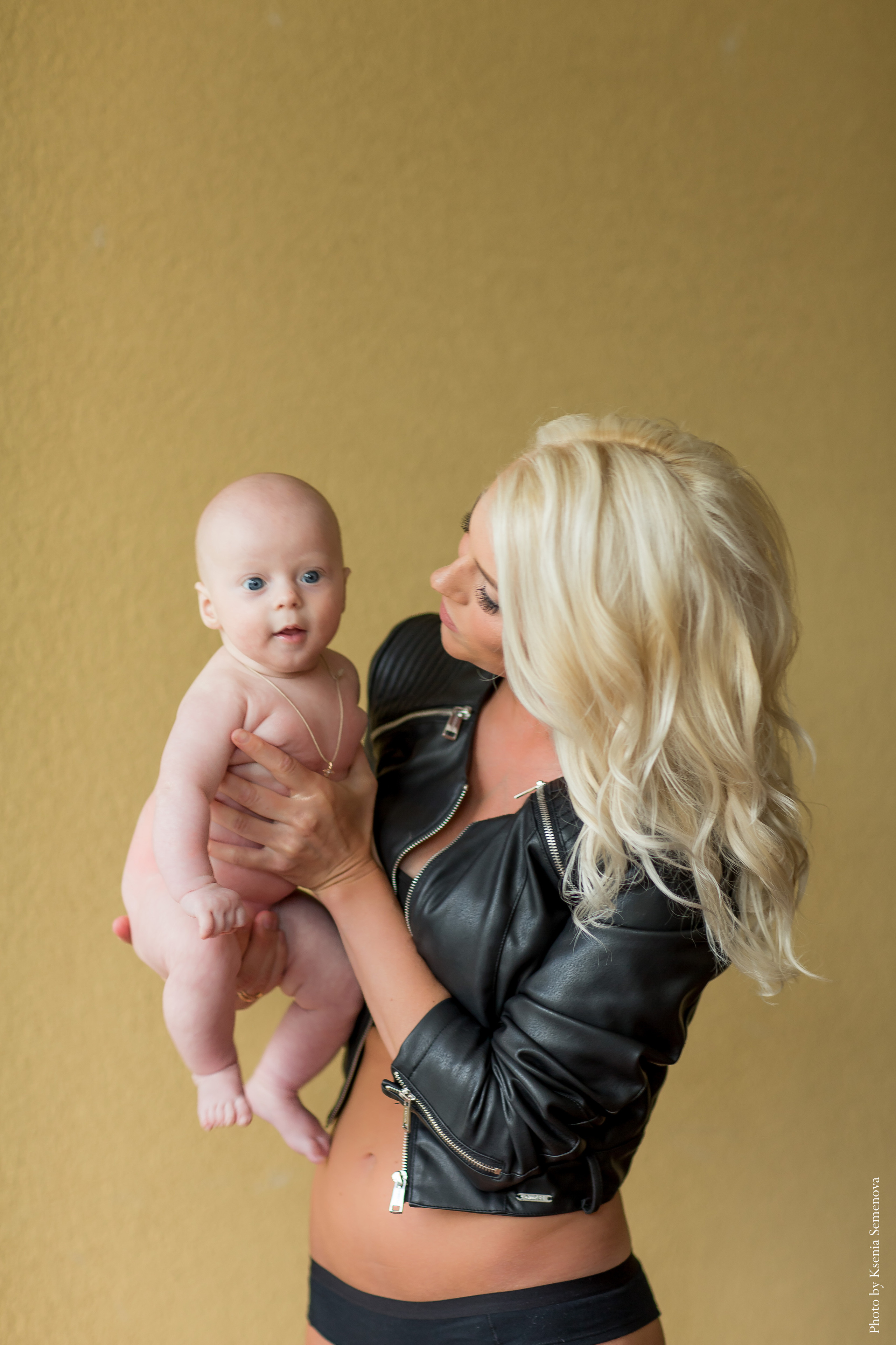 Фотосессия беременности и съёмки матери и ребёнка. Фотограф в Москве. Контент для блога. В портфолио и просто на память