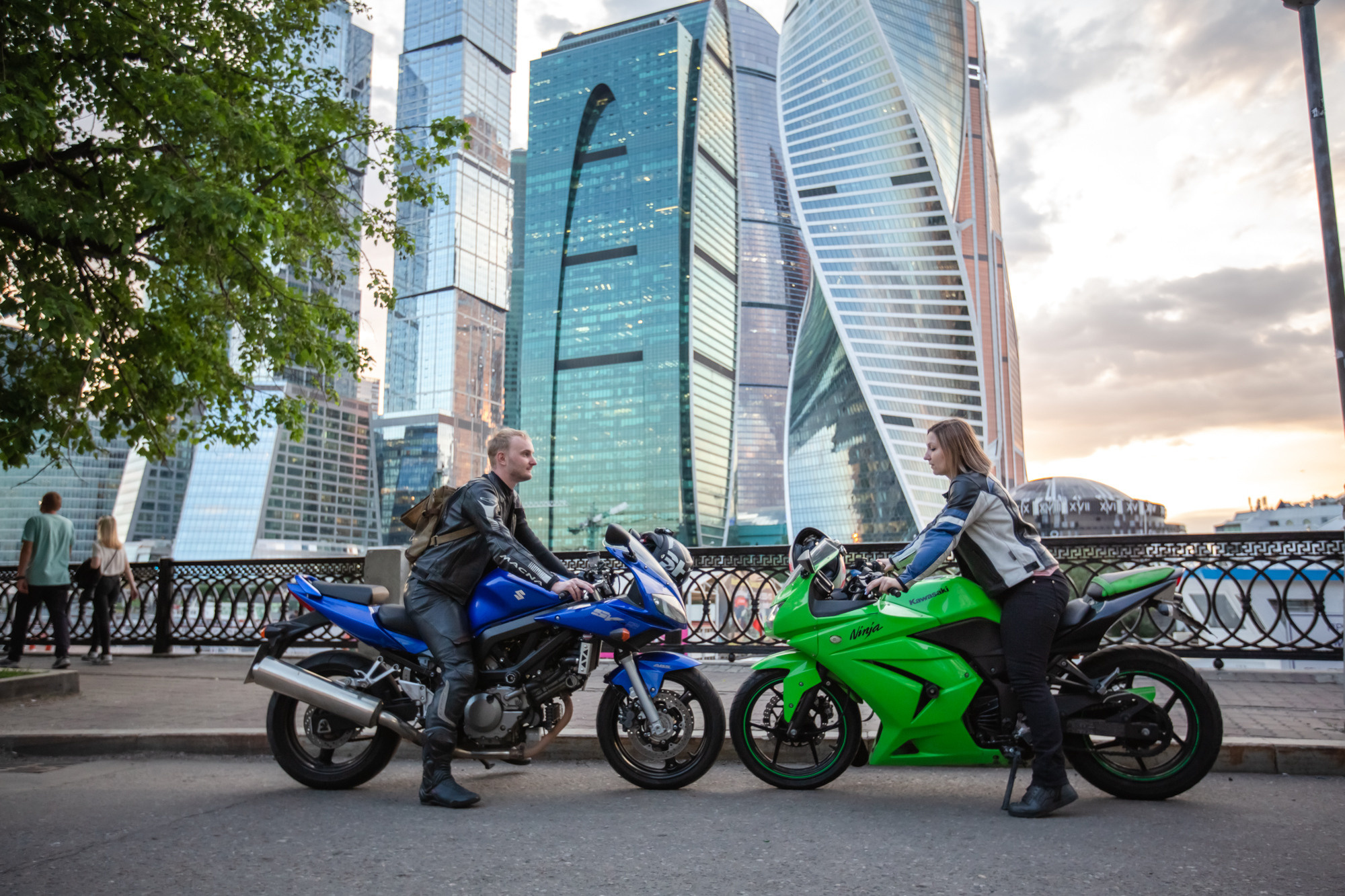 Фотосессия на байках в Москва Сити. Фотограф в Москве. Контент для блога. В портфолио и просто на память
