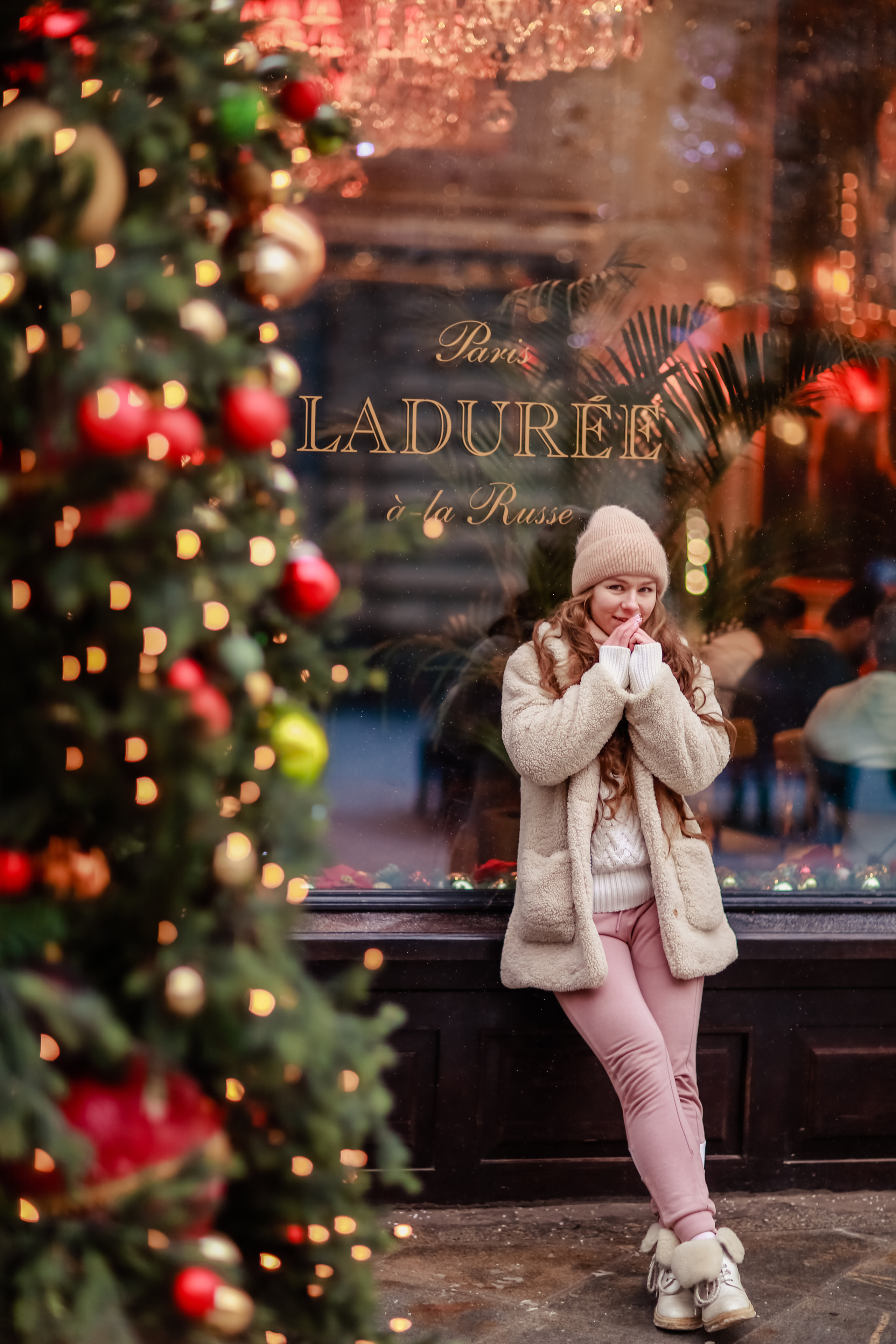 Новогодняя фотопрогулка у ГУМа с Любой. Фотограф в Москве. Контент для блога. В портфолио и просто на память