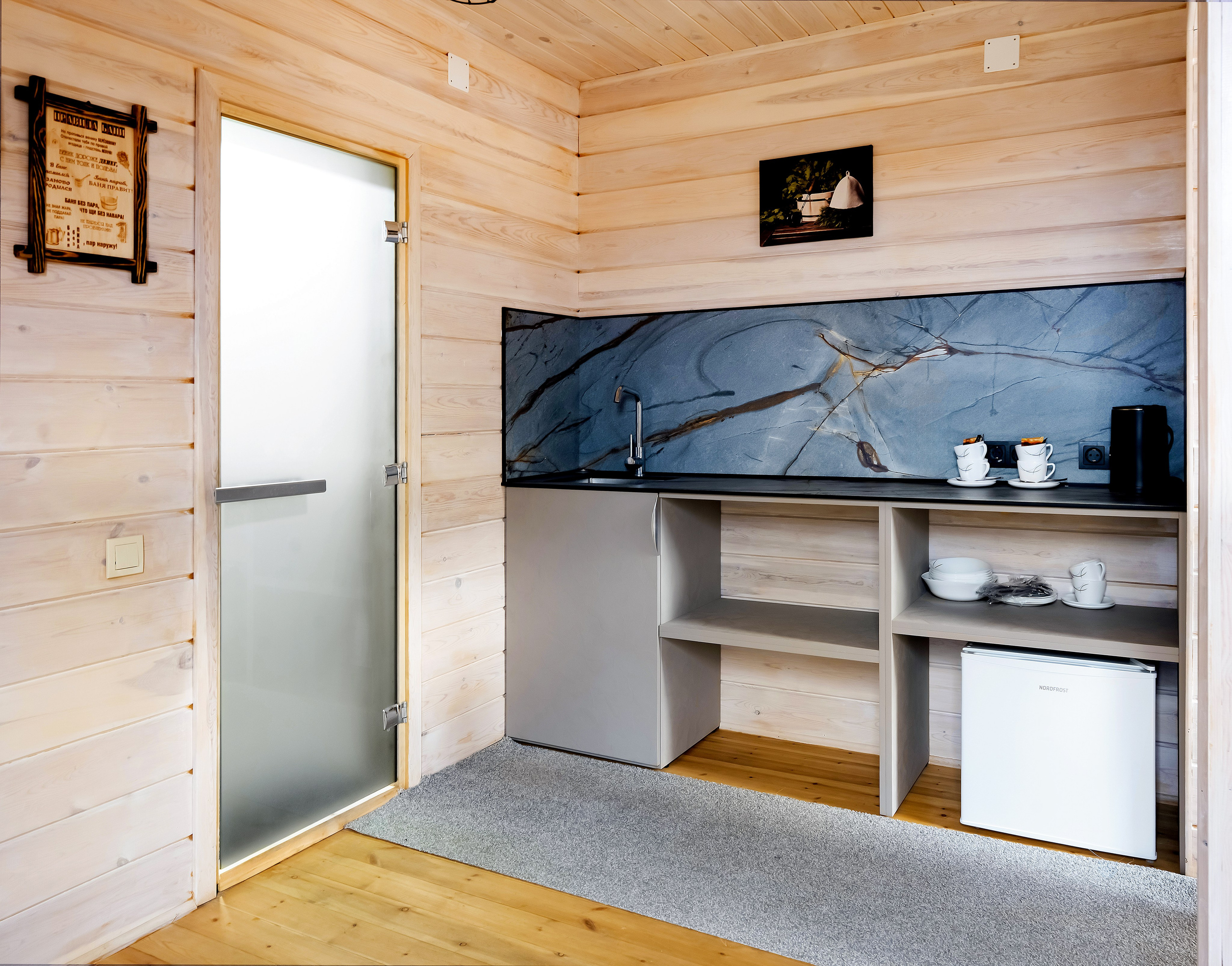 Фотосъемка бани, кухни-столовой для гостевого дома на острове Ольхон. Фотосъемка и видеосъемка недвижимости, интерьерная фотосъемка в г. Иркутске