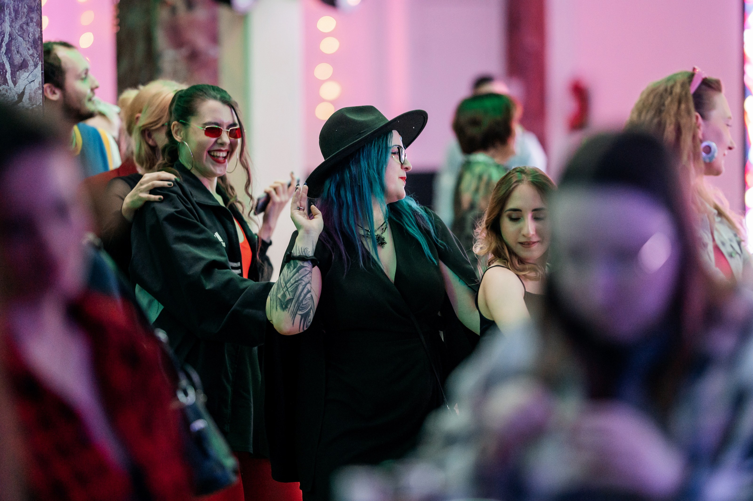 Корпоратив в стиле 90-х. Фотограф Дмитрий Сермяжко