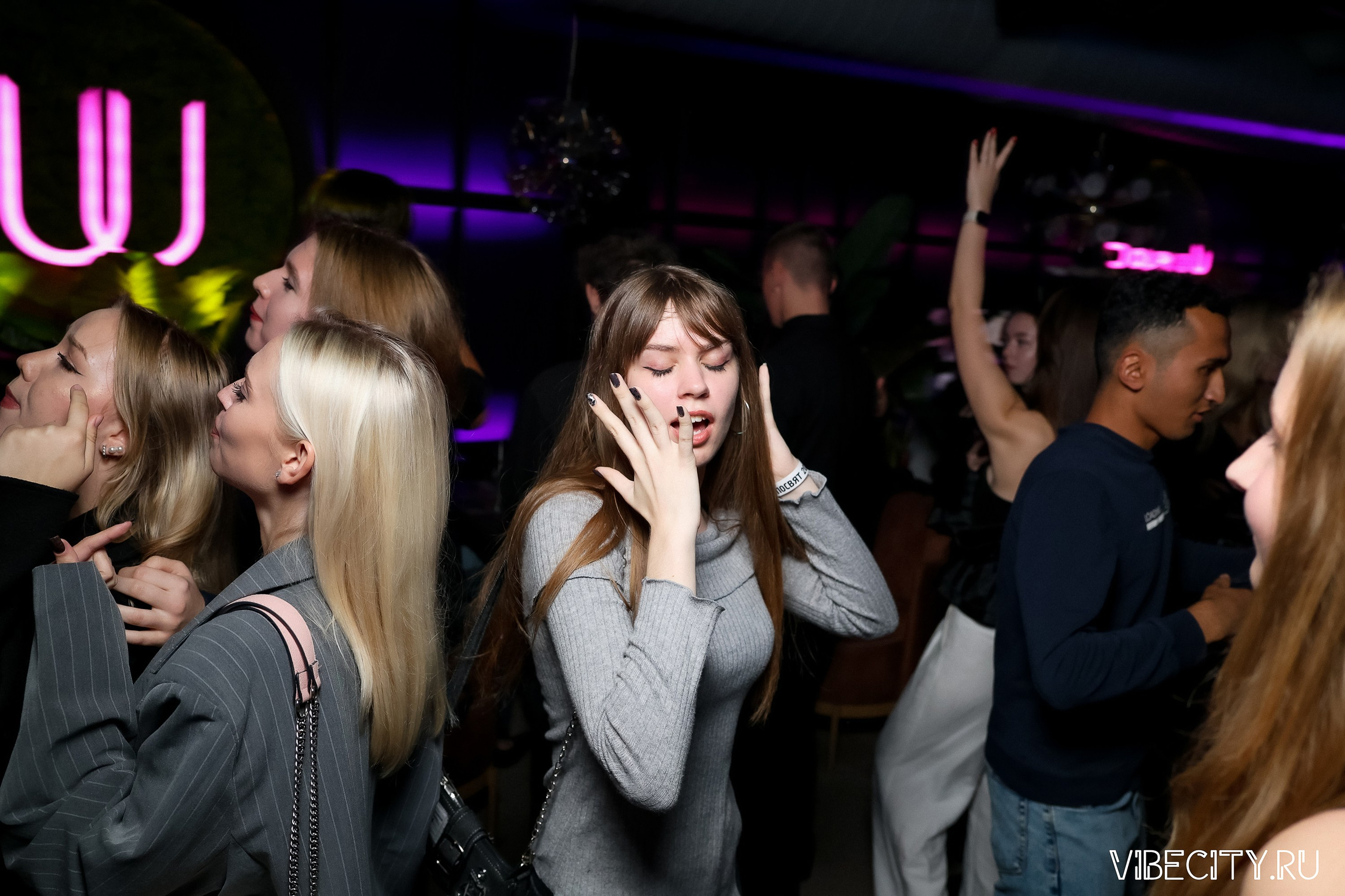 DOUBLE U. VIBECITY.RU Вайб Сити Ру Фоторепортажи Фотоотчеты Калининград