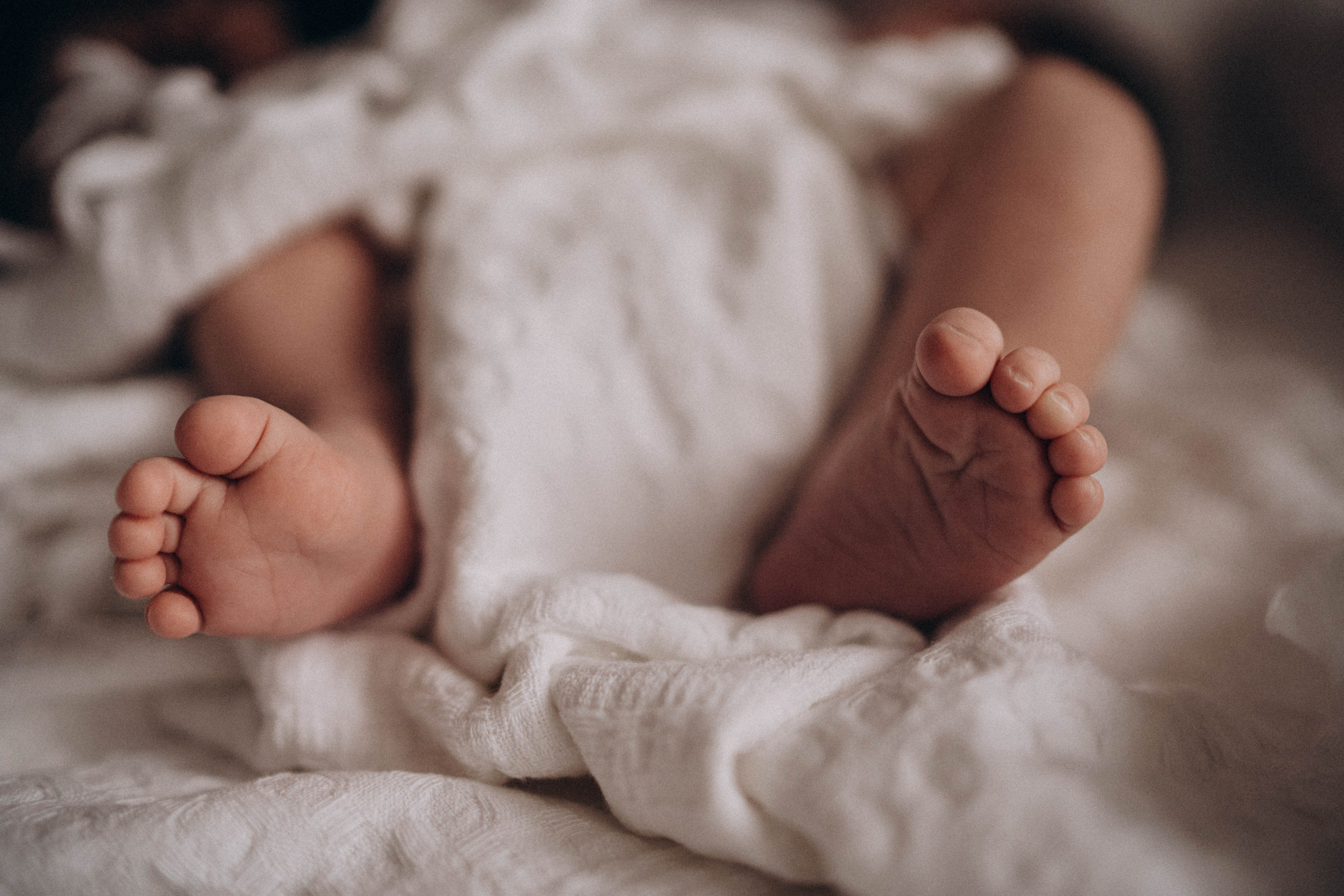 Рустам Айнаш Амир (newborn). Надежда Виховская — семейный фотограф в Астане