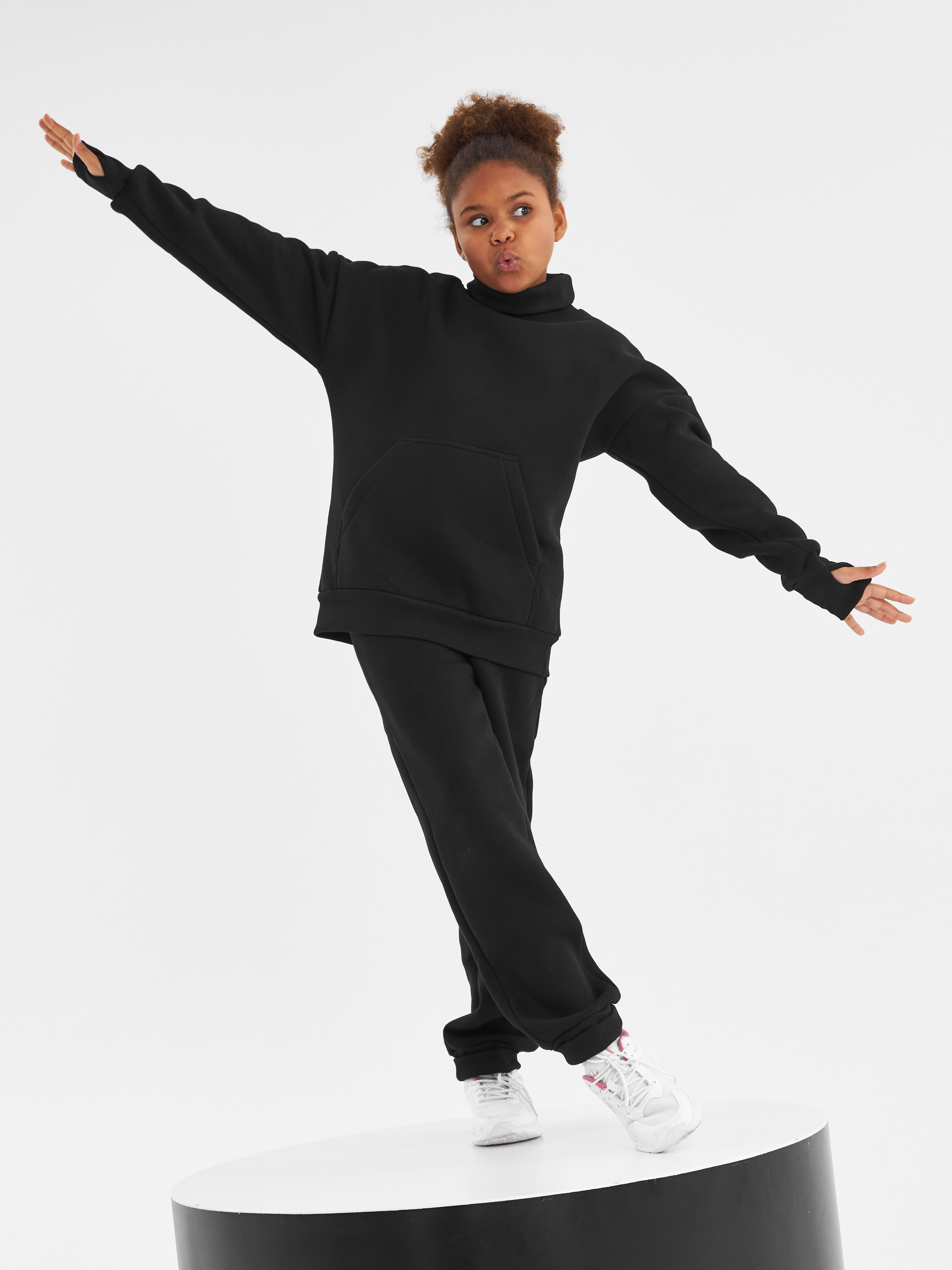 Фотосъемка детских теплых костюмов Екатеринбург Wildberries ВБ Ozon Озон фотосессия детей Екб заказать цена фотосъемка товара WB флис дети. Фотограф Екатеринбург Анастасия Жерновская | Маркетплейсы и нейрофото