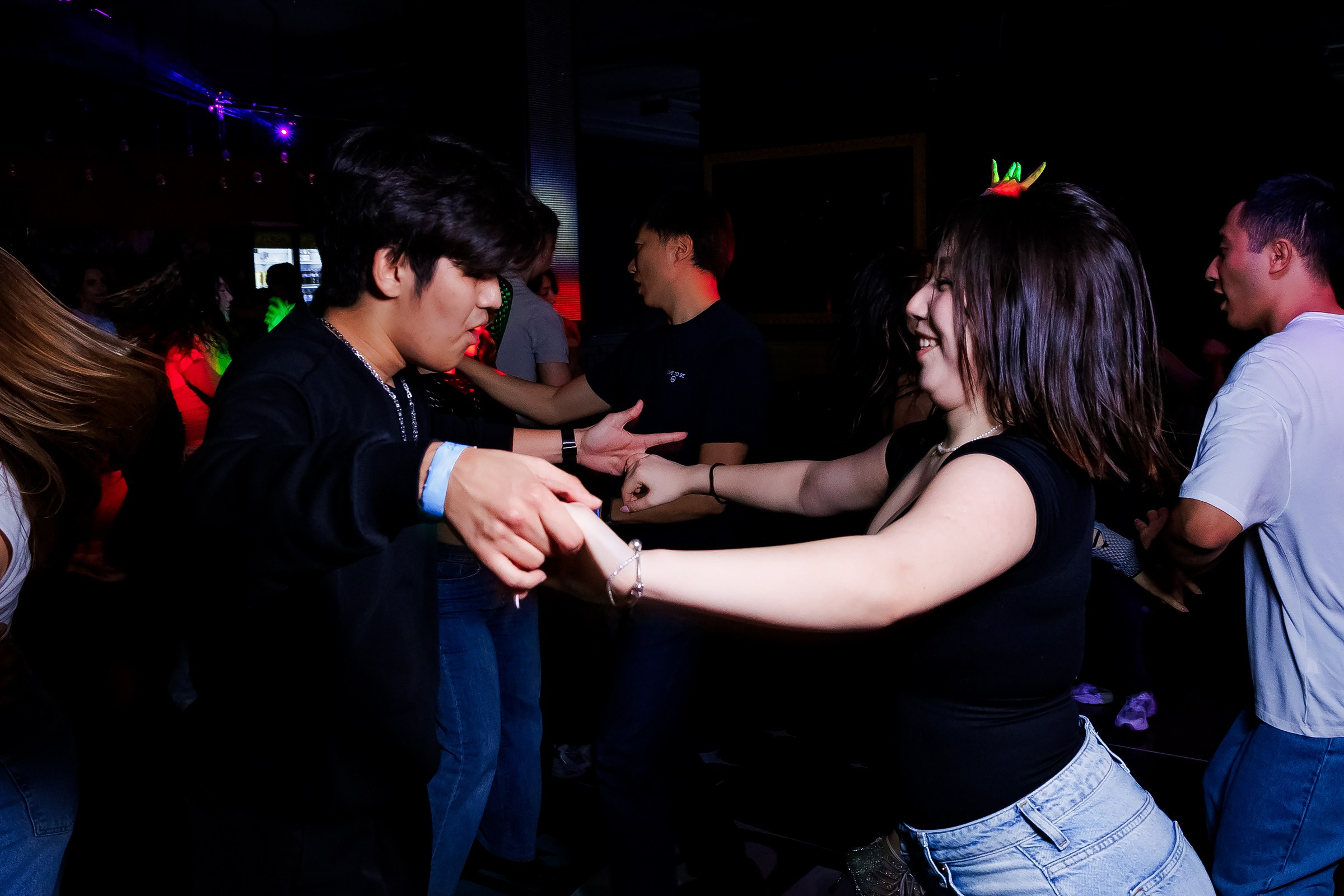 Bachata Party Hola Dance. Репортажный фотограф в Алматы Каюпов Сержан
