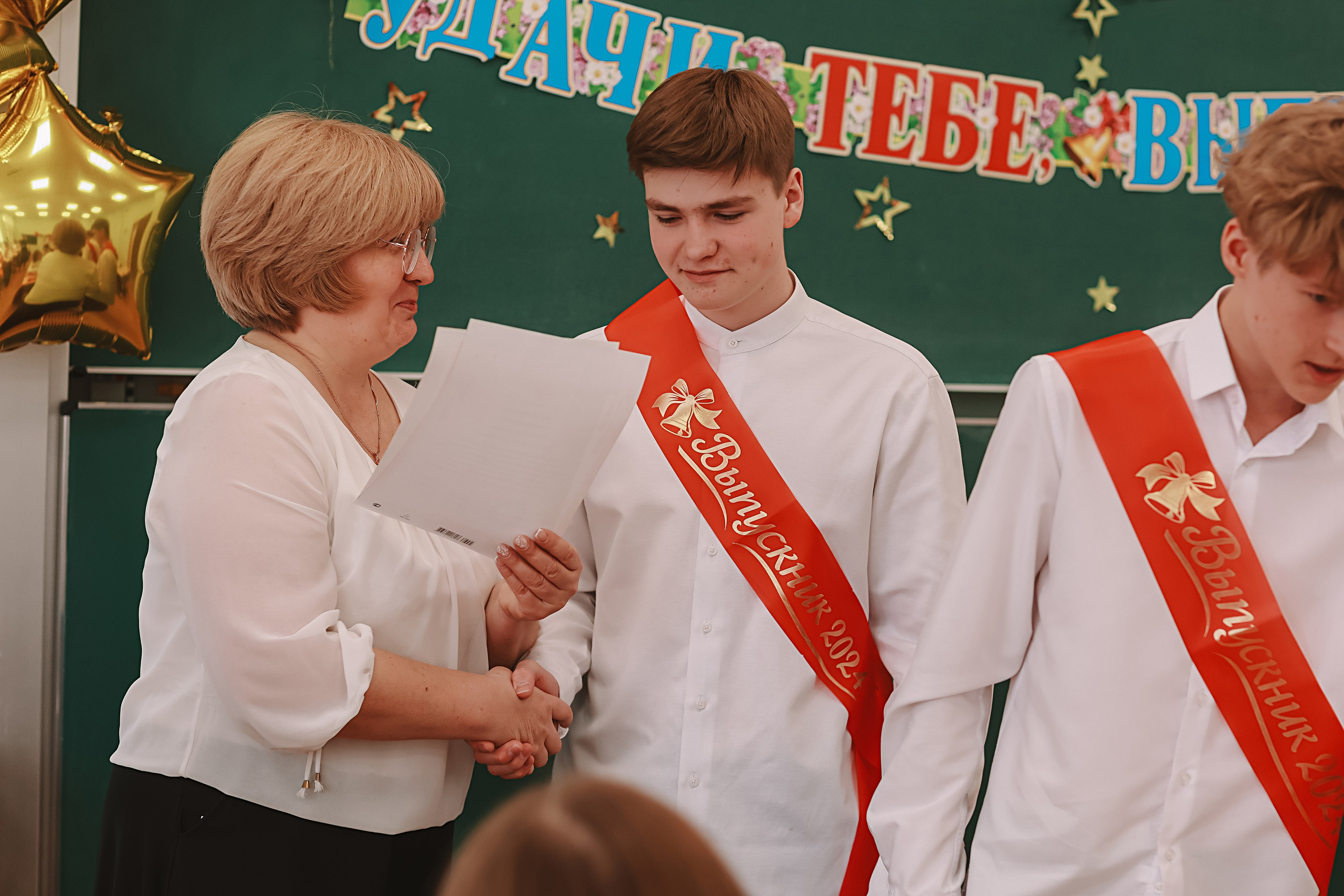 Последний звонок. Семейный фотограф Тюмень, фотограф на роды Салмина Мария