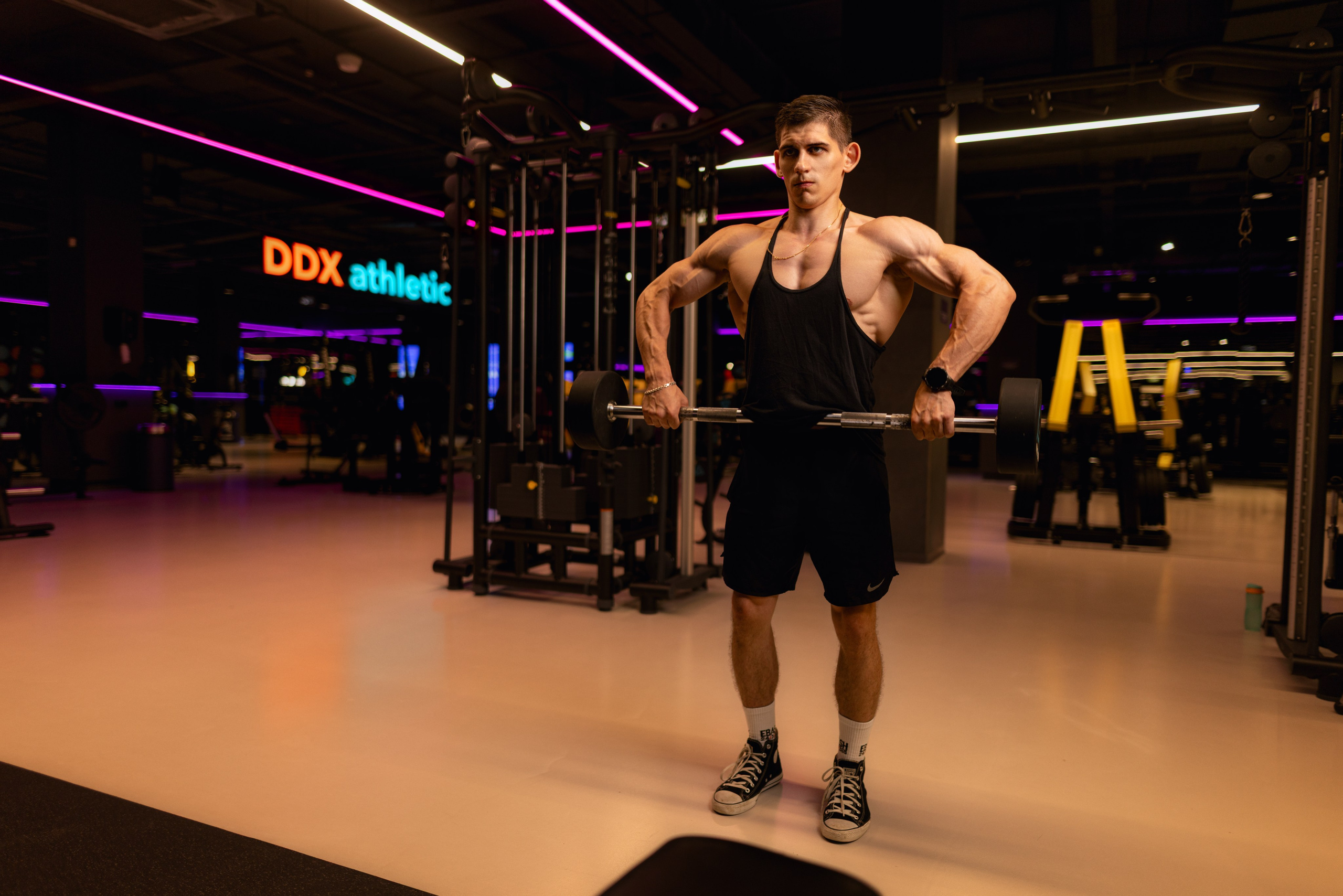 Фотосет в Владом в тренажерном зале для контента. Дмитрий Шульгин, портретный фотограф в Воронеже