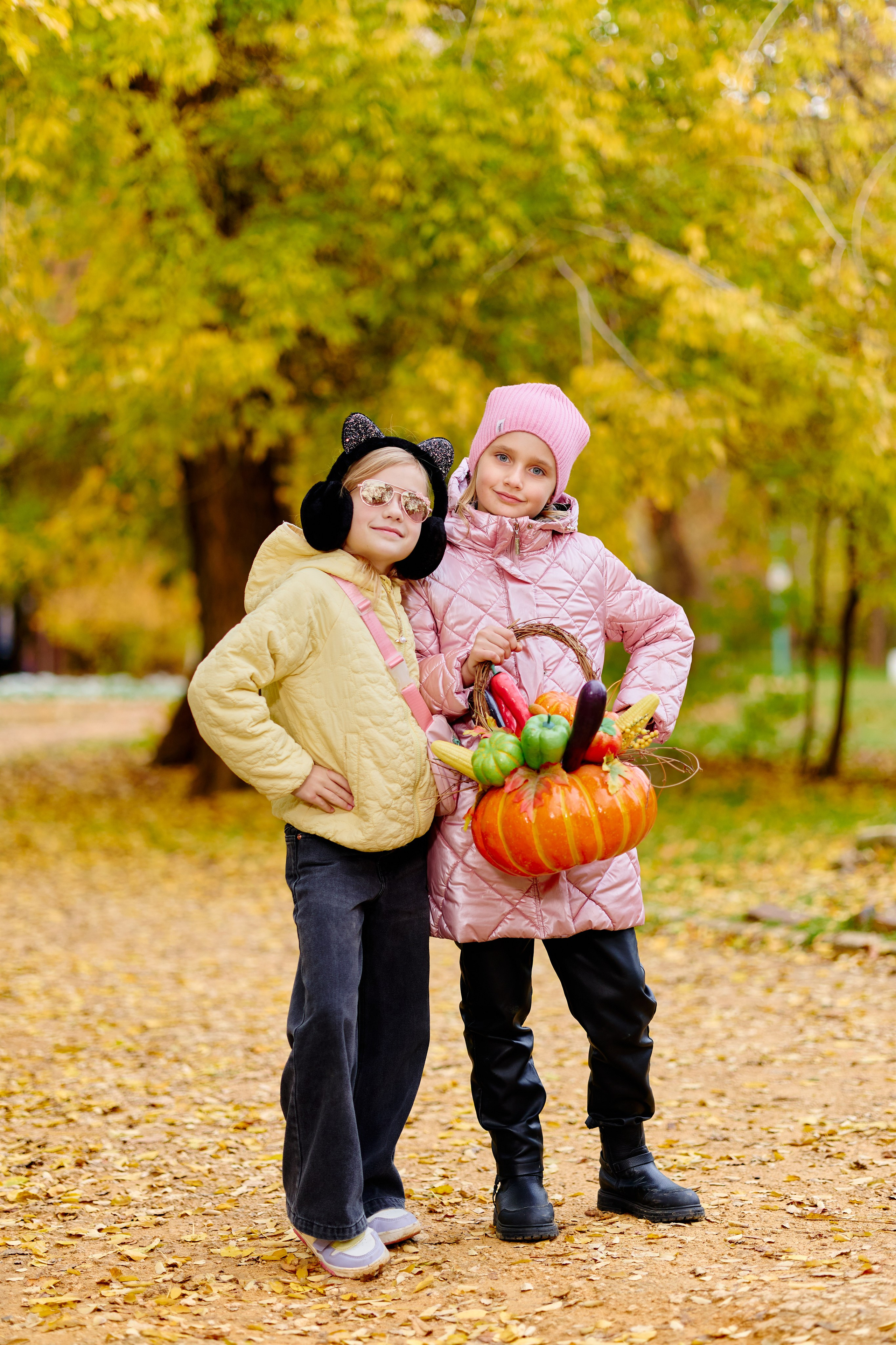 Прогулка в парке классом. Фотограф Выпускные альбомы Таганрог Сергей Коробченко