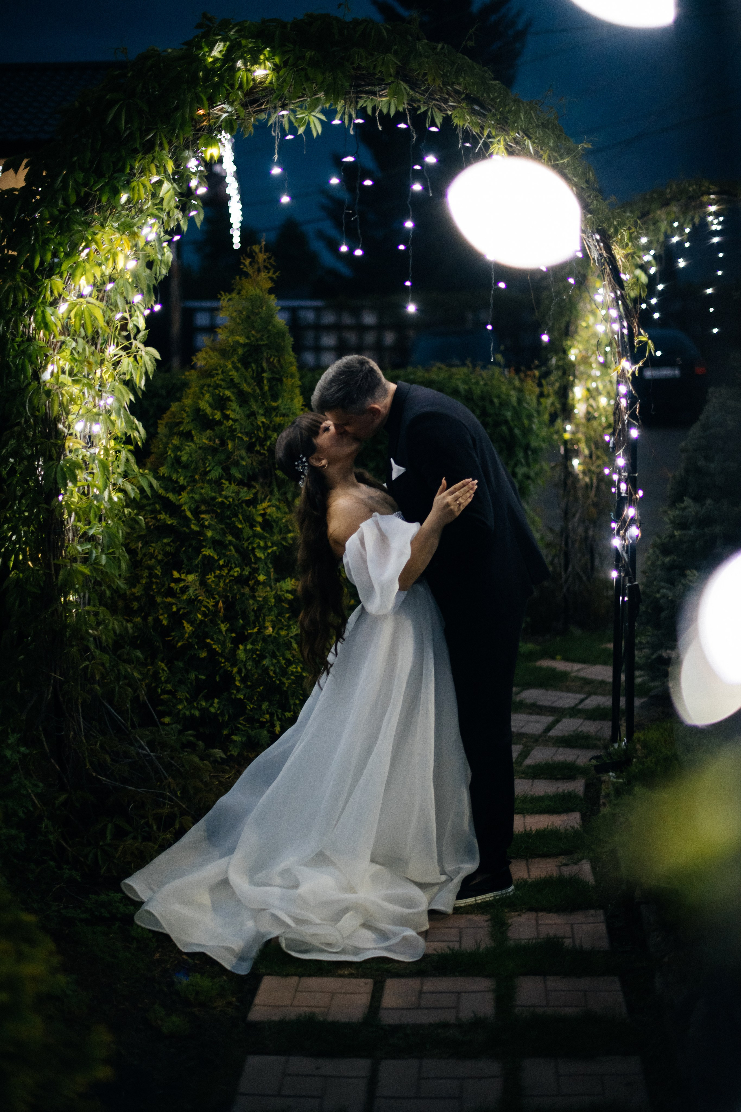 alt="Свадебная фотосессия в Барнауле. Свадебный фотограф Анна Глухова"