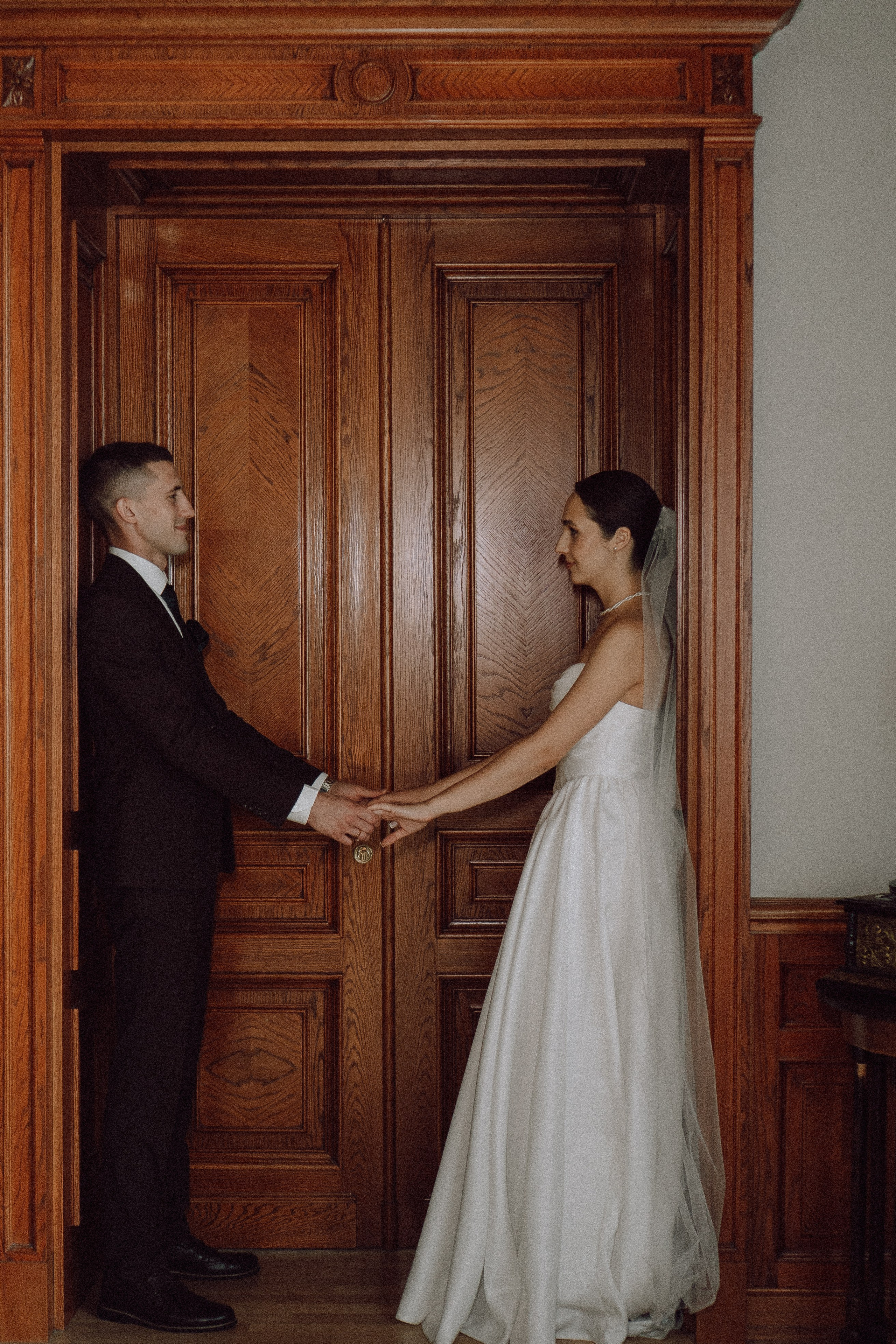 СВАДЕБНАЯ ПРОГУЛКА В САНТК-ПЕТЕРБУРГЕ (ИСАКИЕВСКИЙ СОБОР, ЗИМНЯЯ КАНАВКА, ЭРМИТАЖ И БОЛЬШАЯ МОРСКАЯ УЛИЦА). Профессиональный фотограф, Санкт-Петербург — Виктория Богомолова