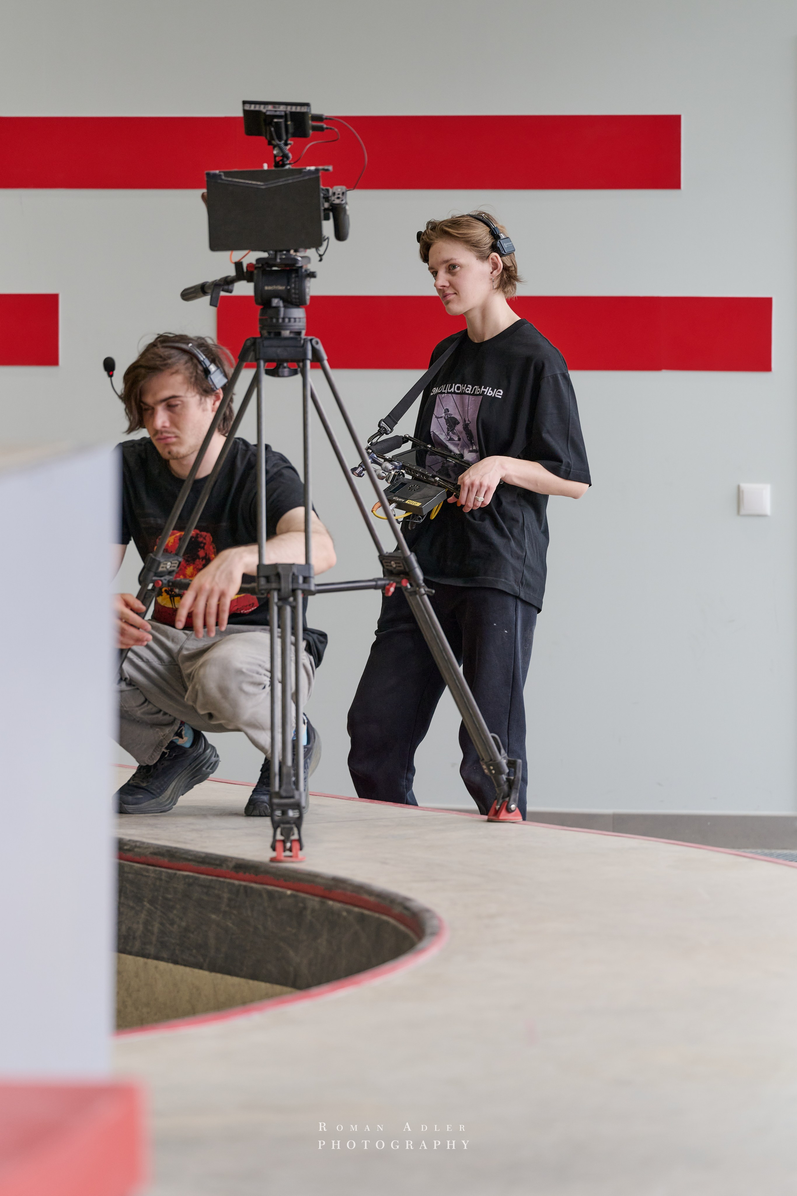 Репортаж со съёмок фильма «Своя в доску». Фотограф Роман Адлер