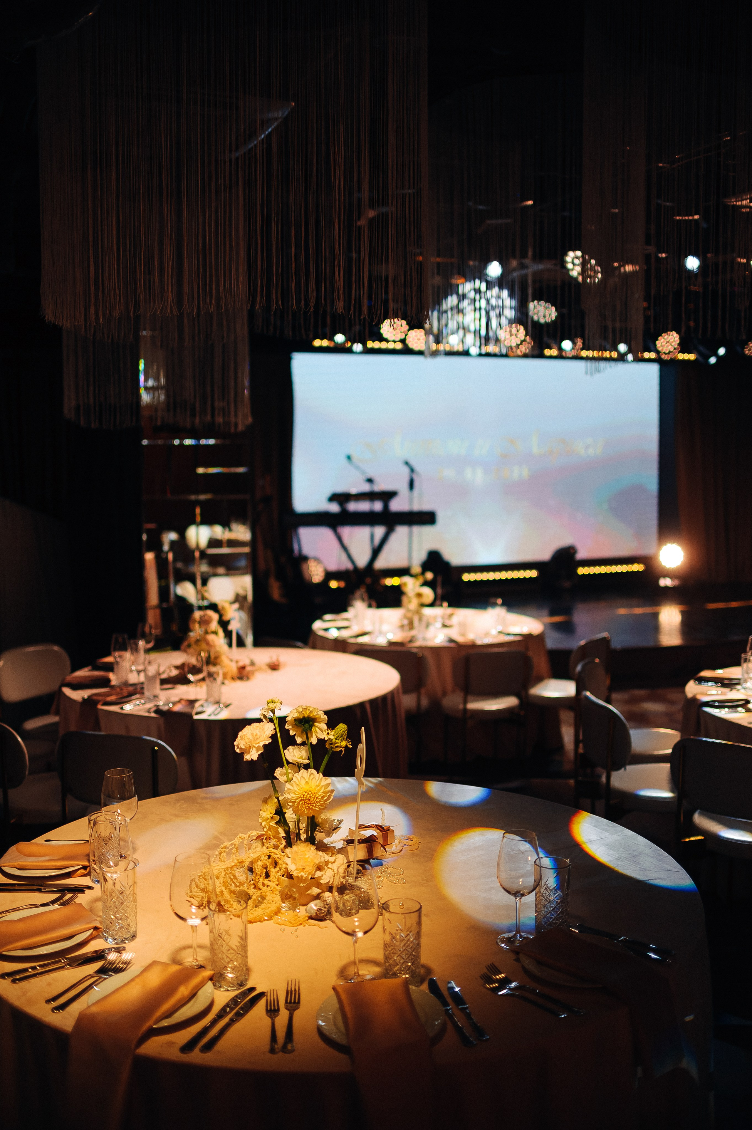 Годовщина свадьбы в Atmosfera. Свадебный фотограф в Екатеринбурге Артём Зайнетдинов