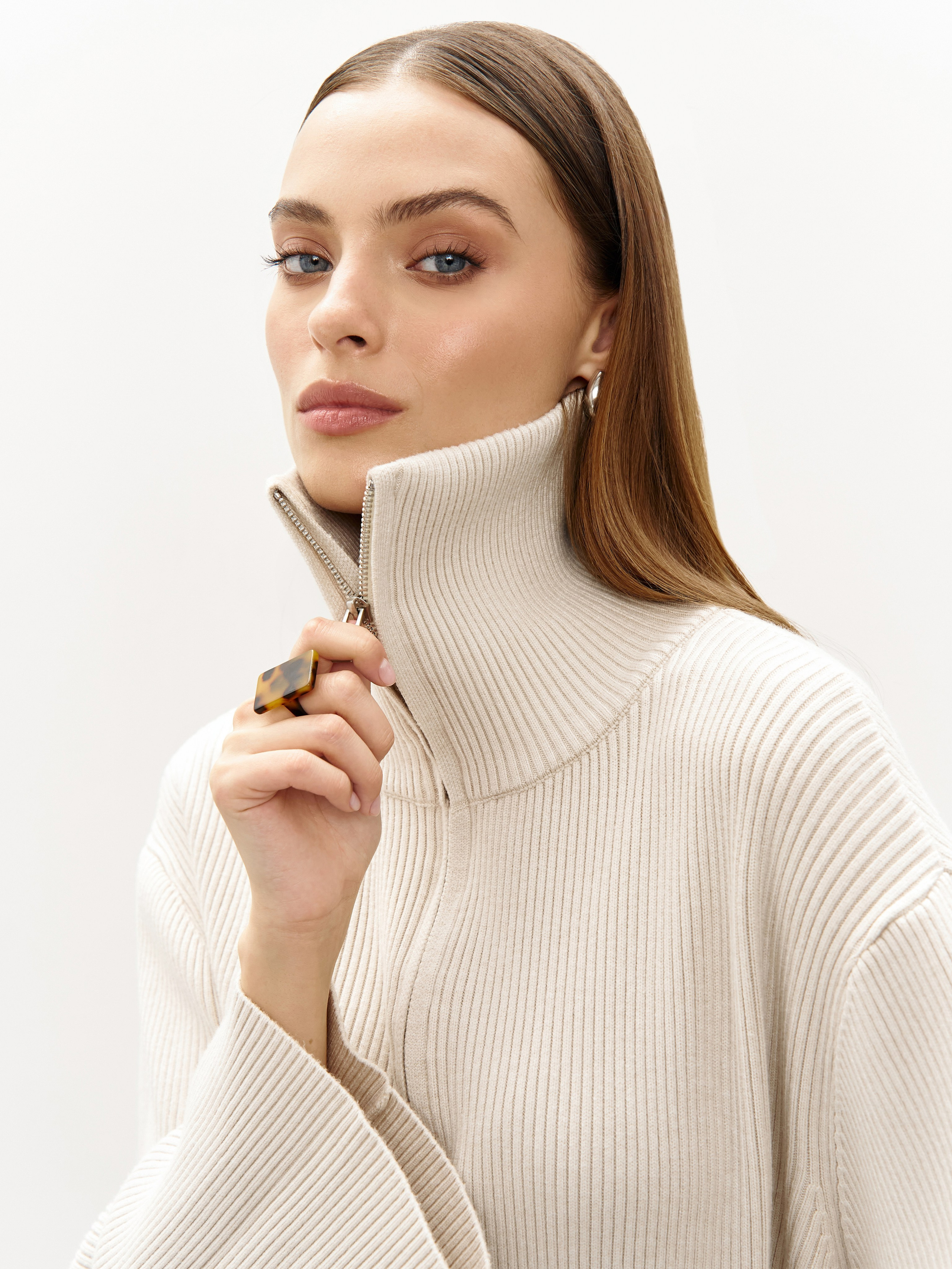 OLSO. Фотограф для брендов одежды и маркетплейсов в Москве Рита Винтер