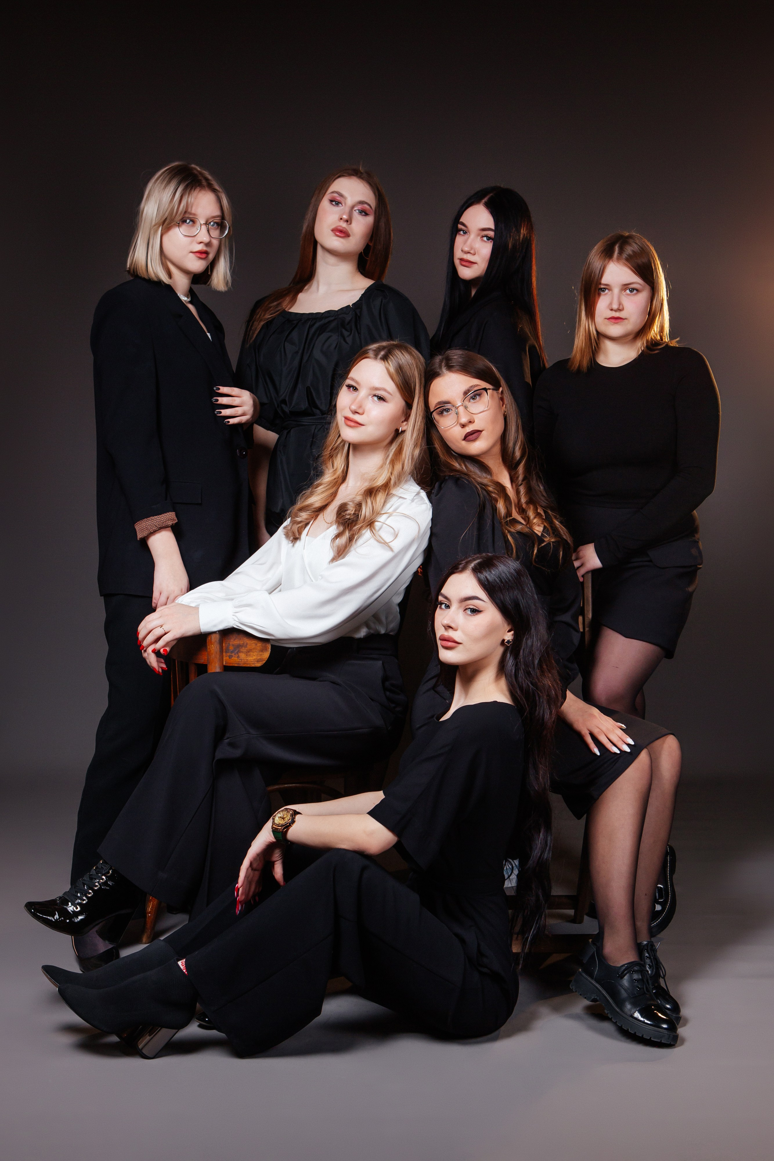 Черный фон. Фото дети. Выпускные альбомы Нижний Тагил