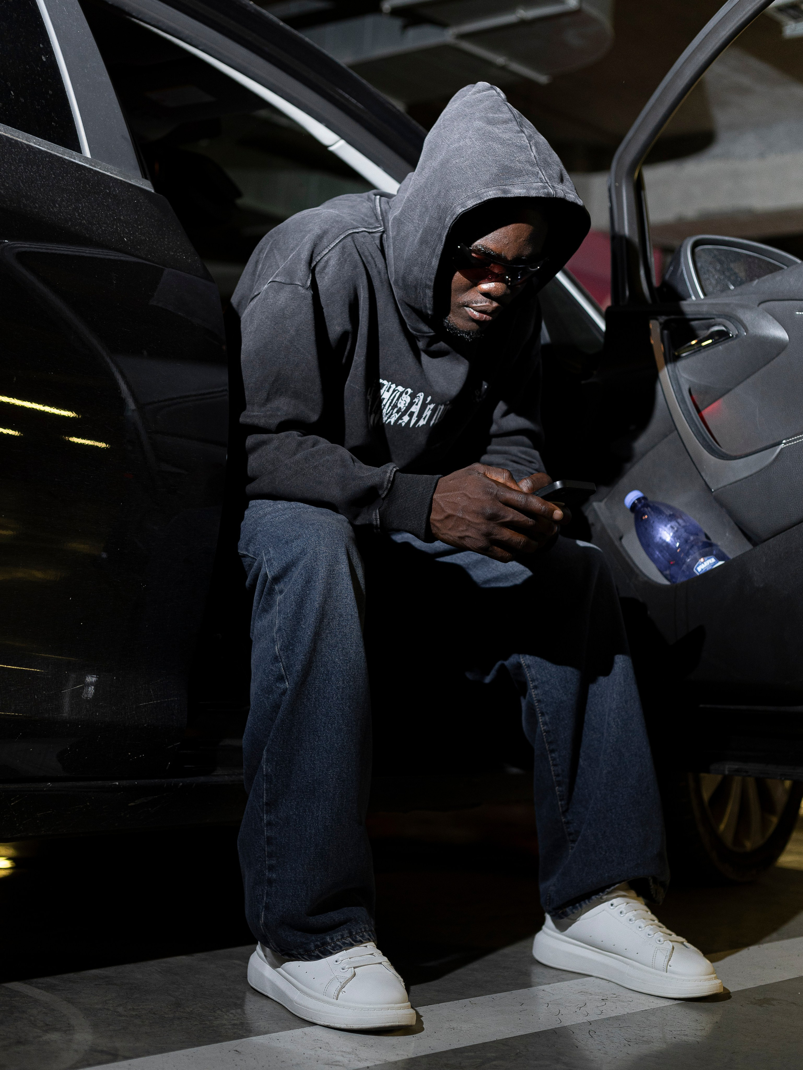 Стрит съемка на парковке. Фото для маркетплейсов в самых сочных локациях города Сочи