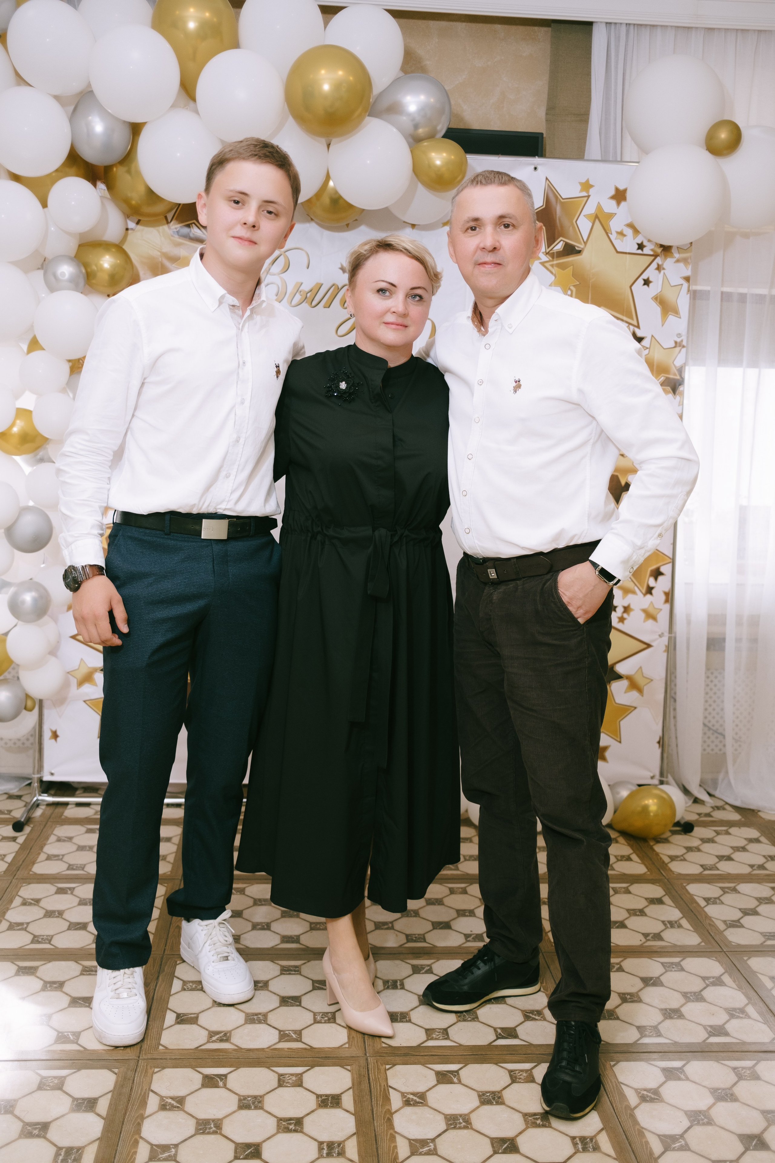 Выпускной школа 33. Свадебный и репортажной фотограф Денис Ожигин в Краснодаре и Краснодарском крае