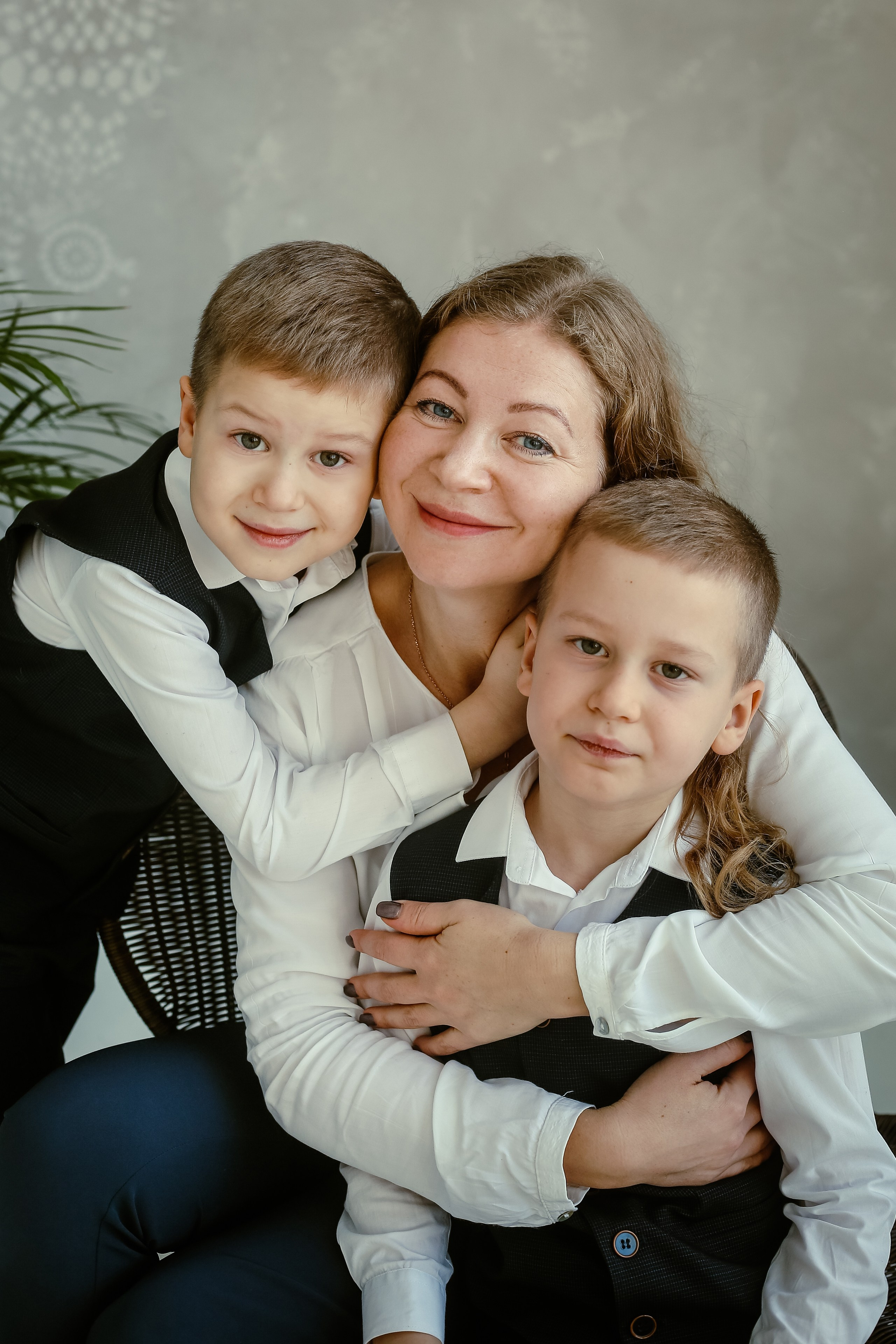 Аня с сыновьями. Фотограф Гавриленко Светлана