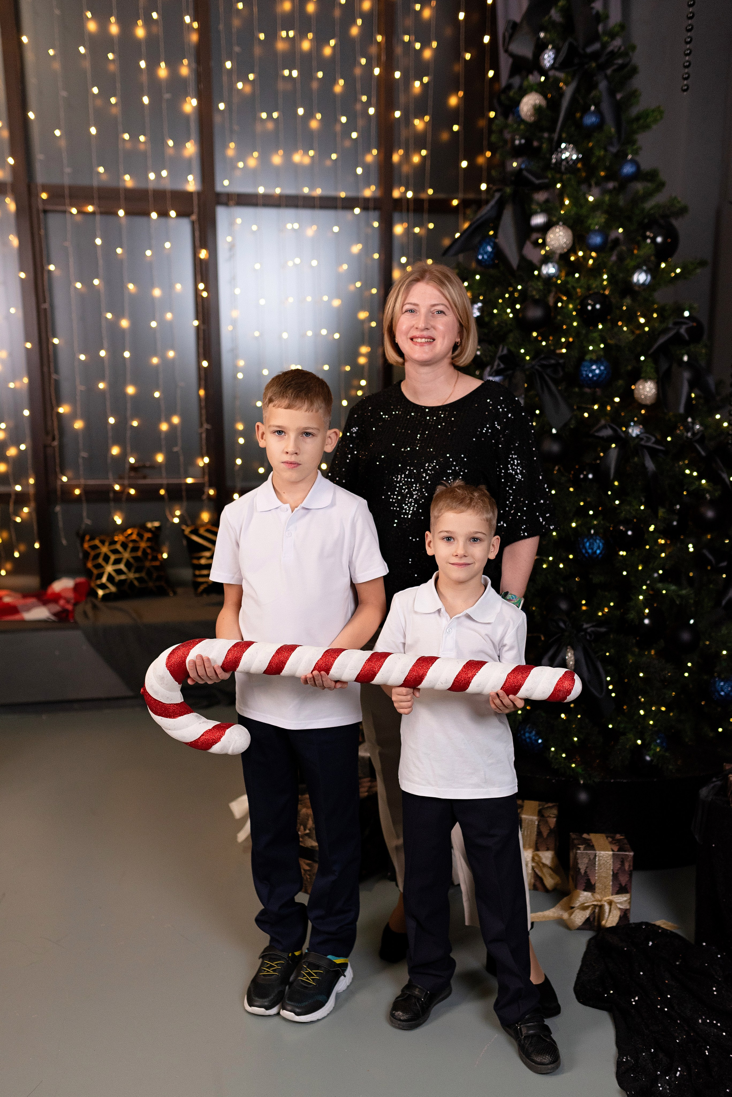 Семейная фотосессия в фотостудии Art Royal. Детский и семейный фотограф в Сургуте и Нефтеюганске Анна Старцева