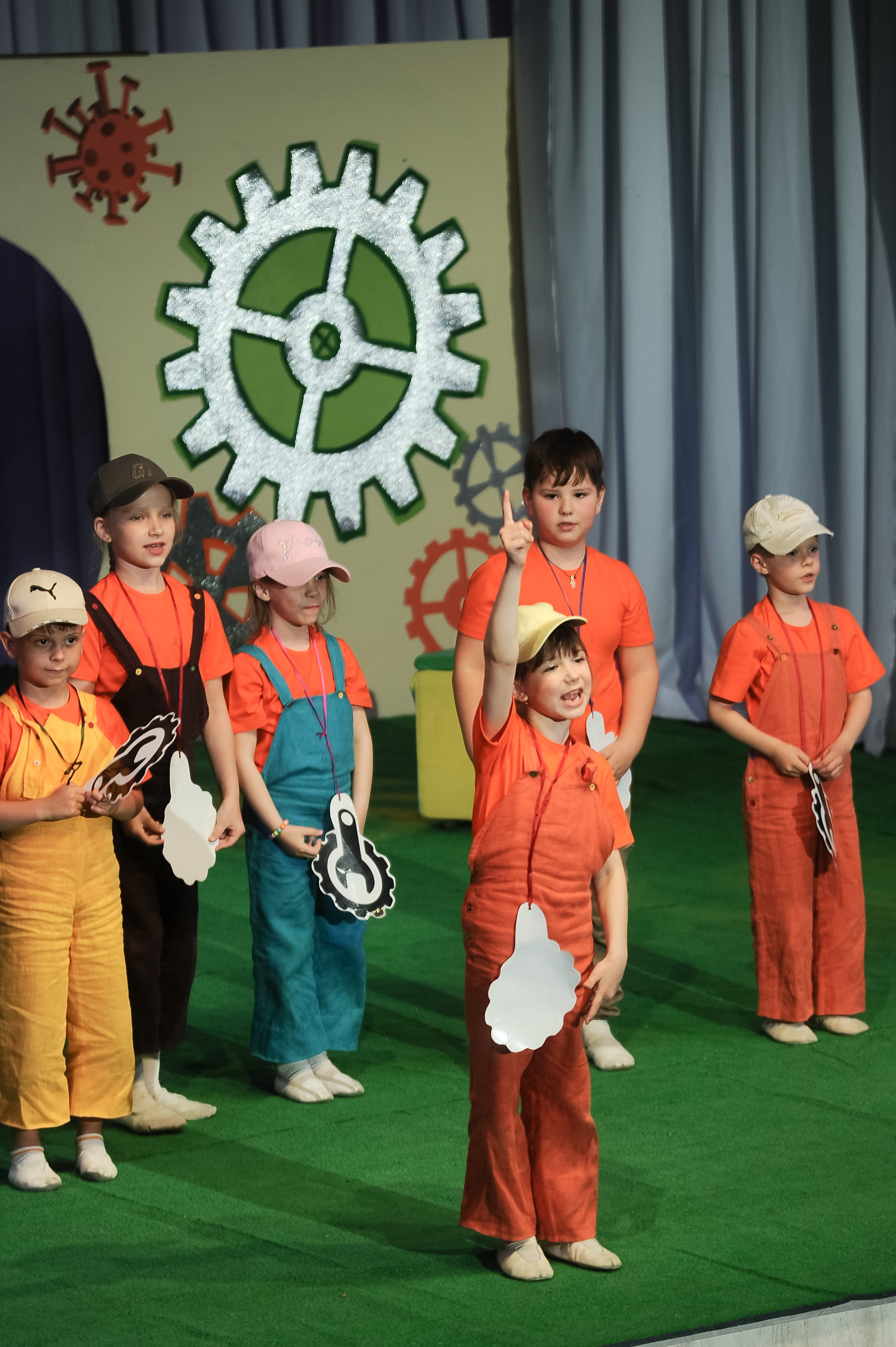 Выпускной 2025, детский центр «Самовар». Фотограф Олег Юршевич Солигорск Минск