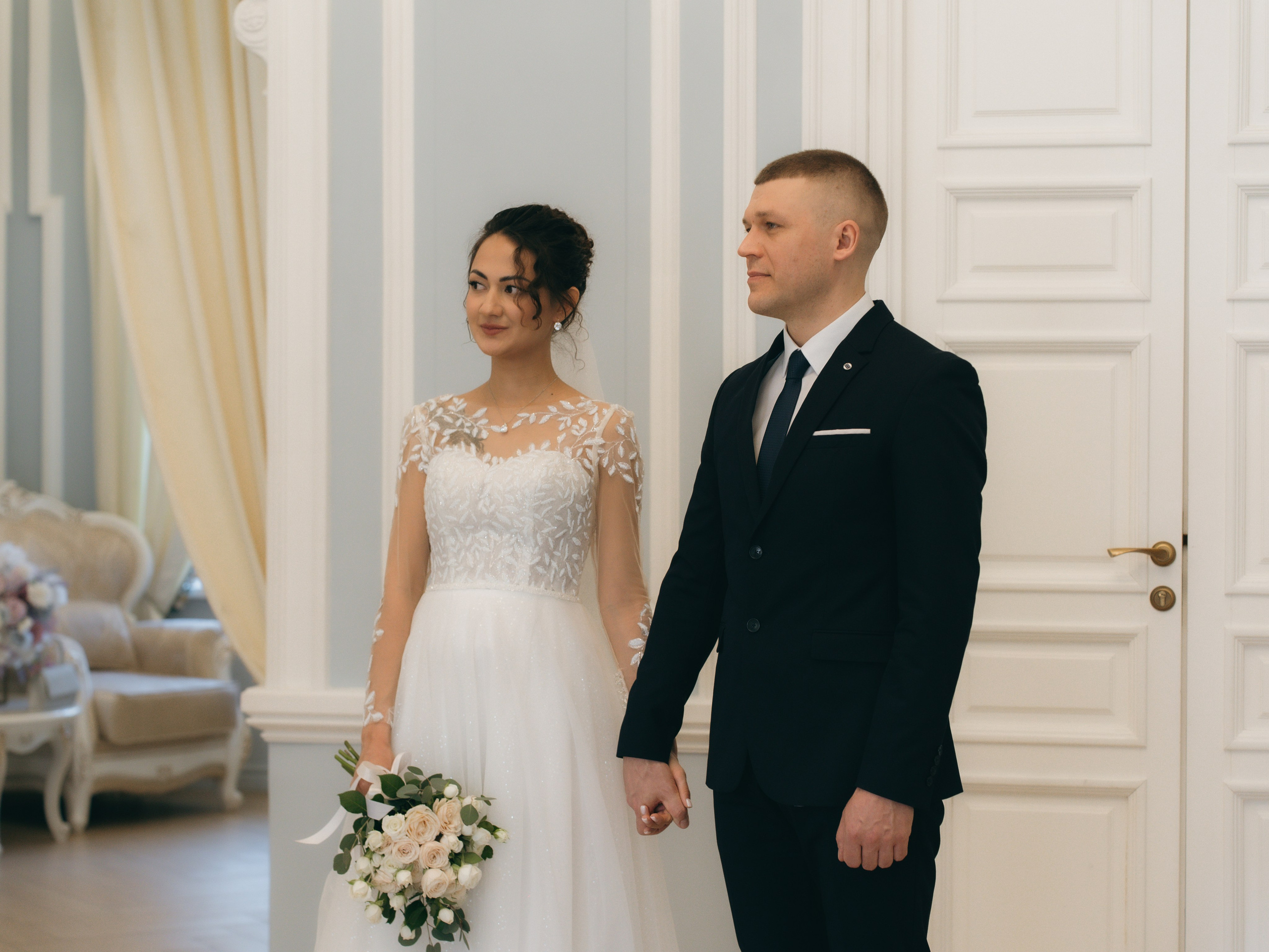 Свадебная фотосессия в загсе. Фотограф из Екатеринбурга Алена Мусалимова