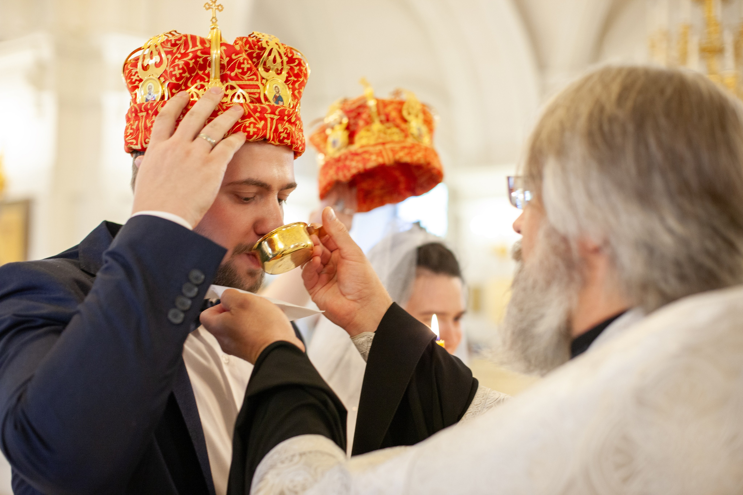 Венчание в храме Преображения Господня, стиль «Kodak Vision 500T». Фотограф на крещение/венчание