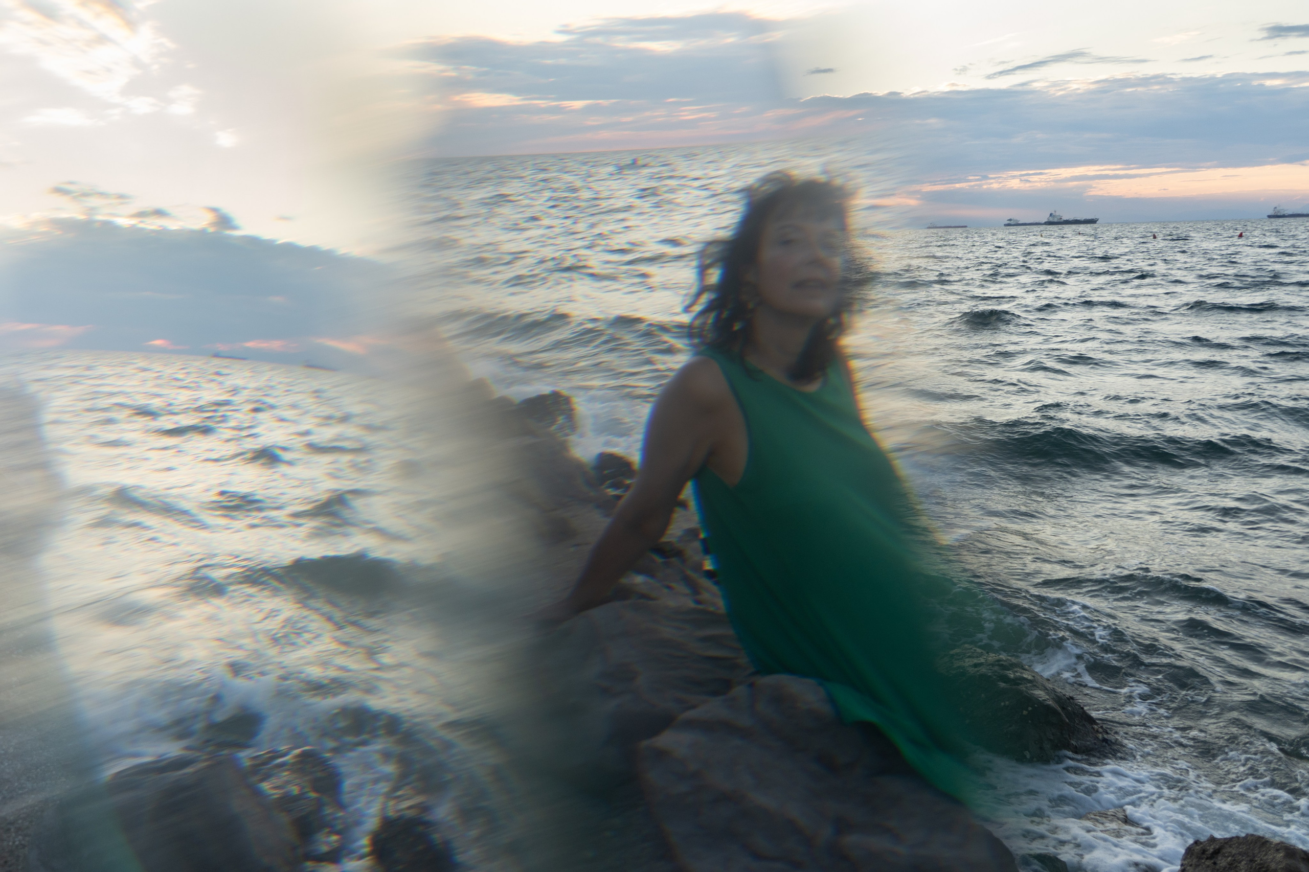 Lily. Tra cielo e mare. Fotografo Alina Imanbaeva Trieste e FVG