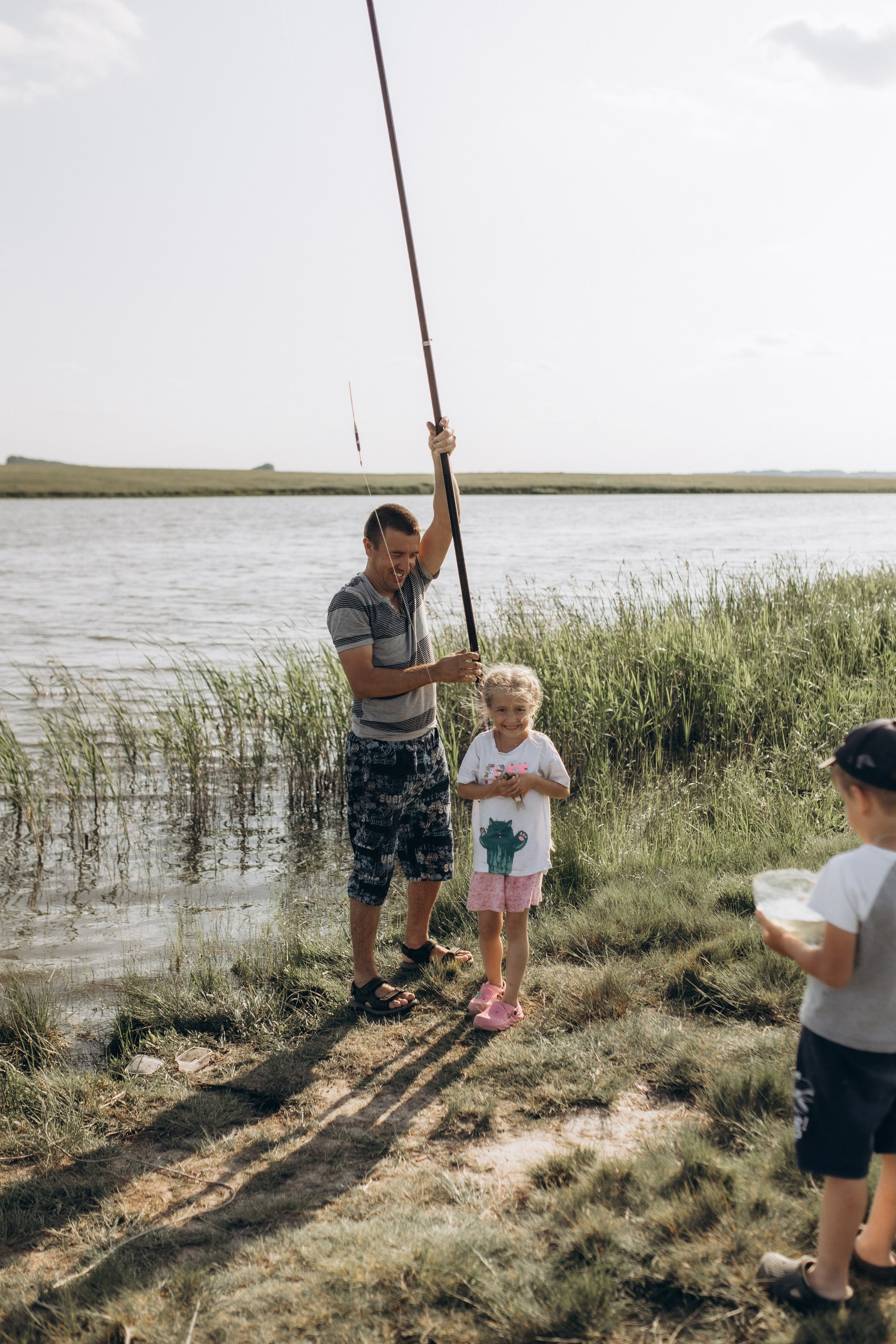 Семейная рыбалка. Семейный фотограф lifestyle в Новосибирске Елена Шпилевая