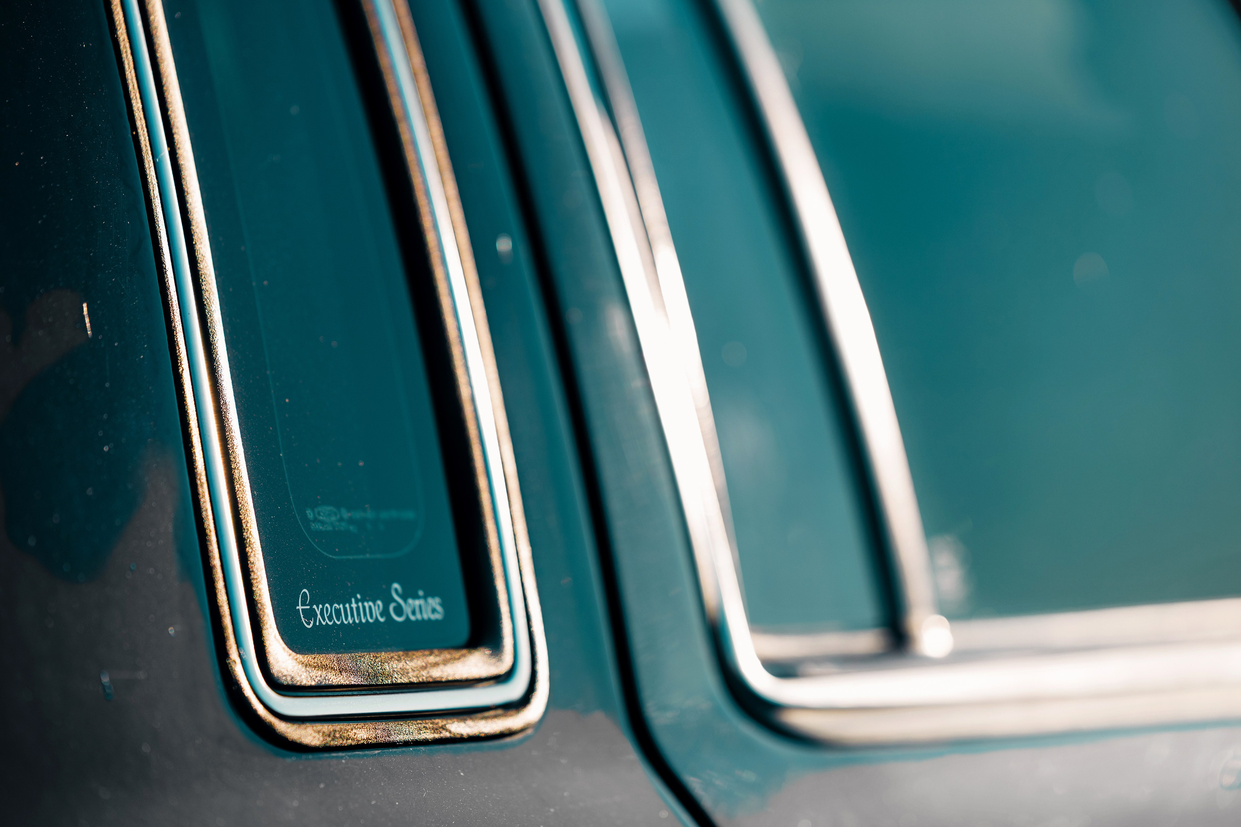 Фотографии закрытия сезона 2025 VibeSide — дрифт и автошоу у МЕГА Дыбенко, Санкт-Петербург