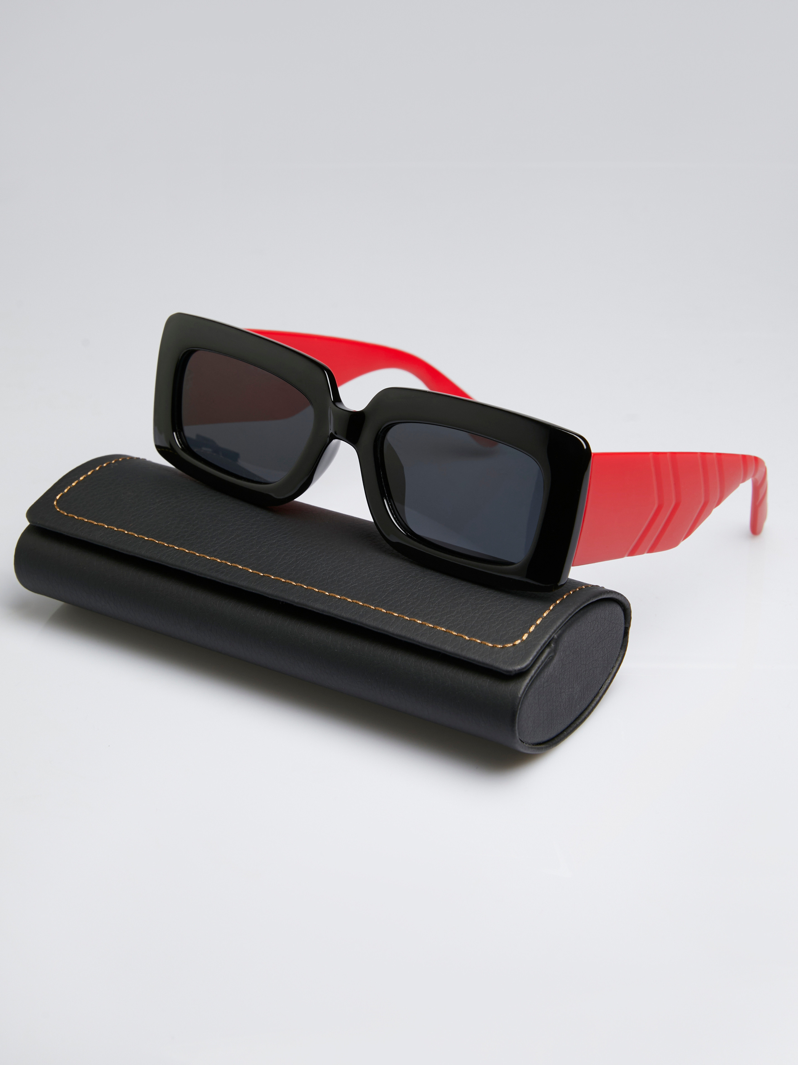 SUNGLASSES. Brand photographer Moscow