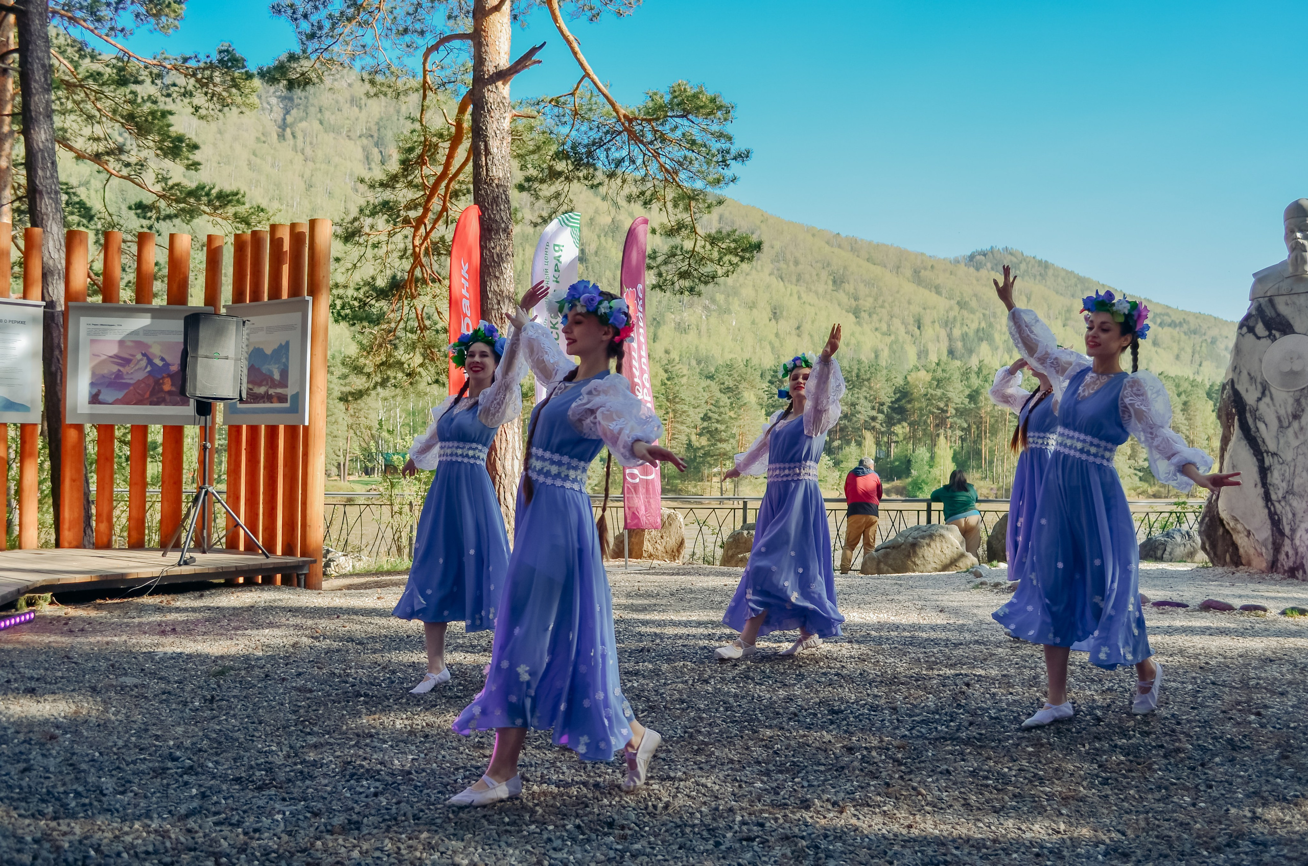 Фестиваль «Цветение Маральника на Алтае 2025». Фоторепортаж. Денисова Аля — фотограф для парных съемок и индивидуальных историй в Барнауле
